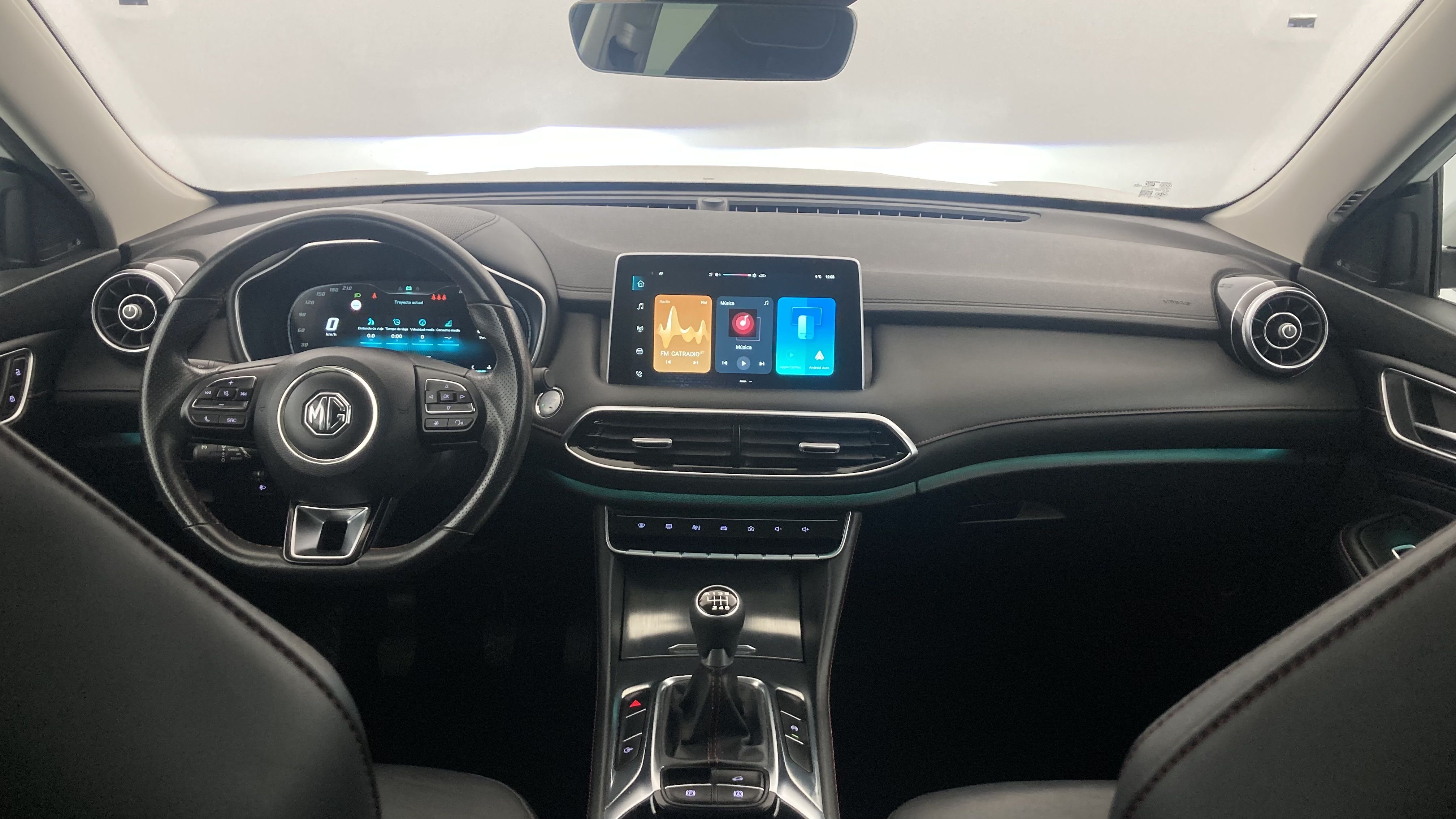 mg hs luxury 1.5 T-GDI 162 2023 white 40