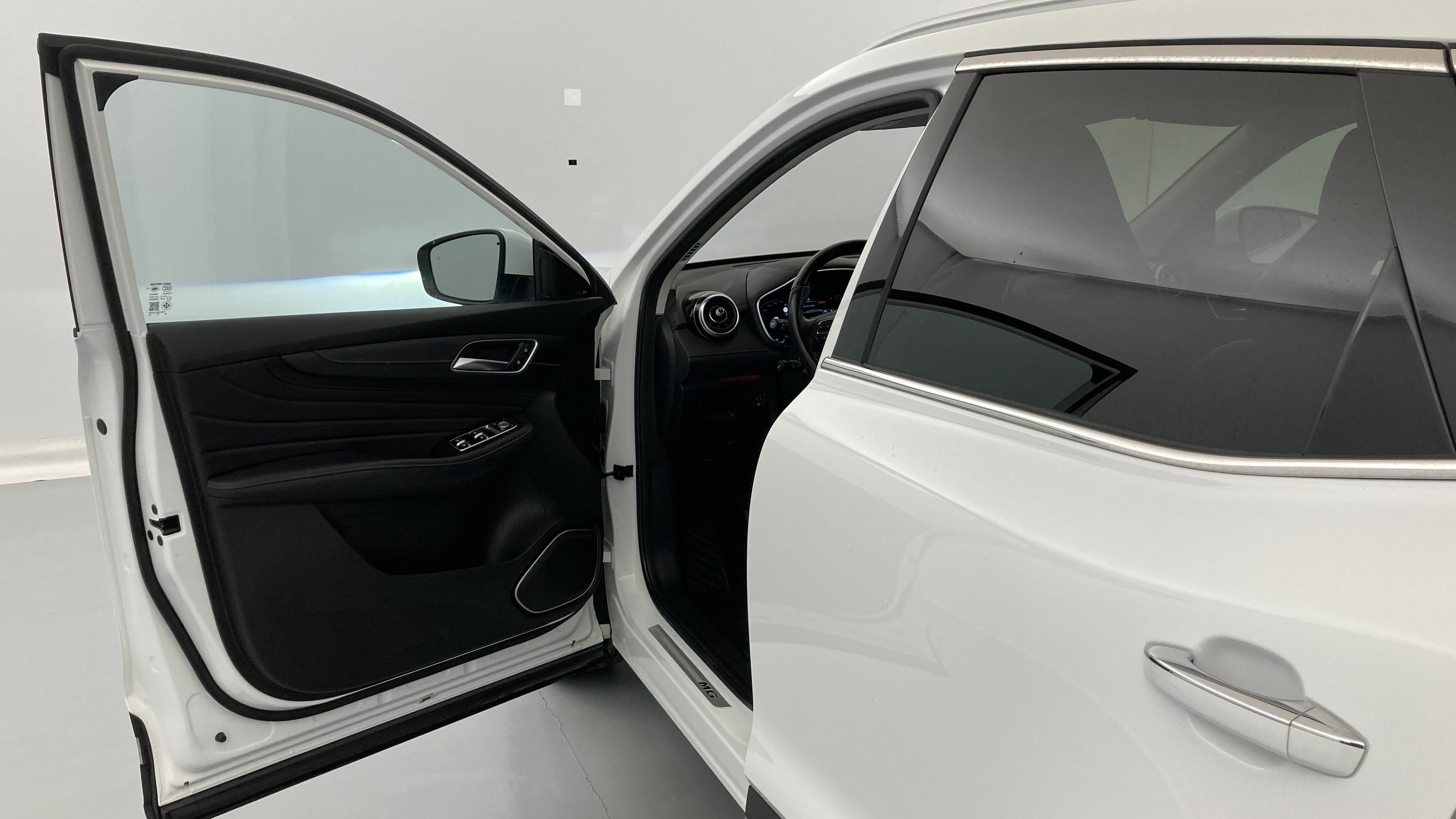 mg hs luxury 1.5 T-GDI 162 2023 white 12