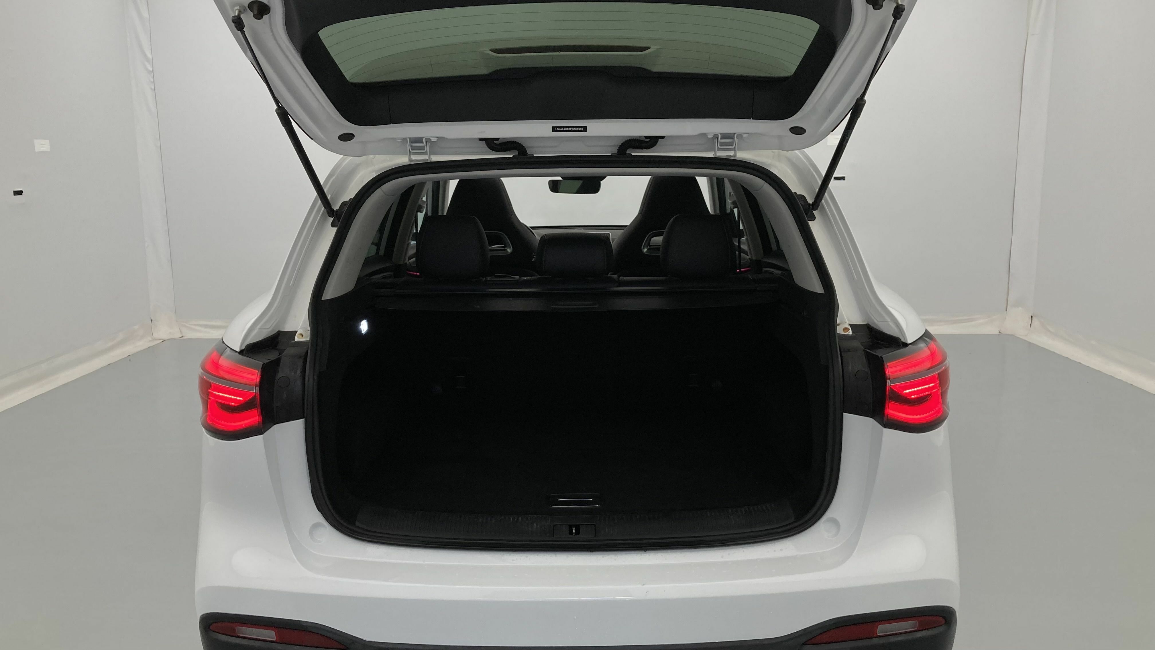 mg hs luxury 1.5 T-GDI 162 2023 white 23