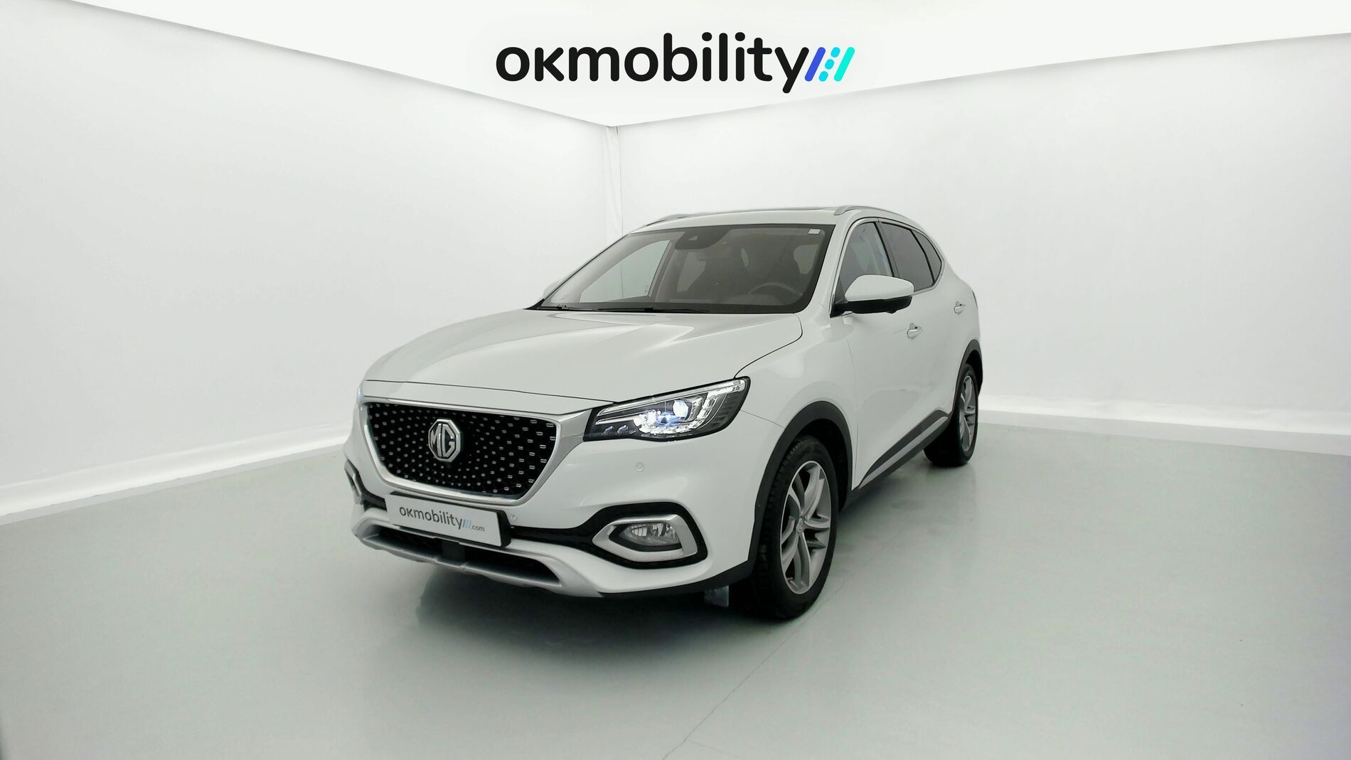 mg hs luxury 1.5 T-GDI 162 2023 white 1