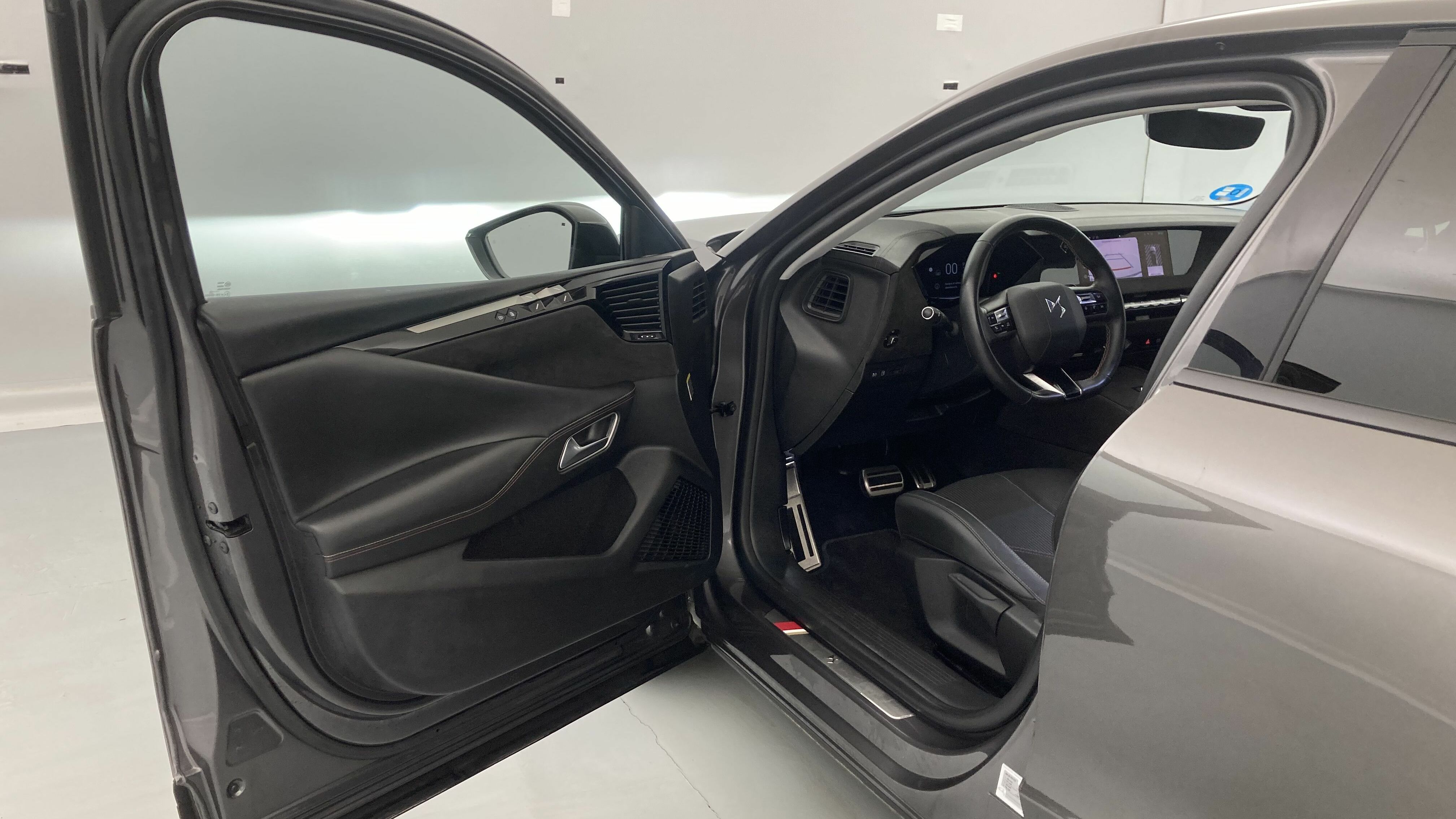 ds ds4 performance line + E-TENSE 225 CA 2023 gris platino 14