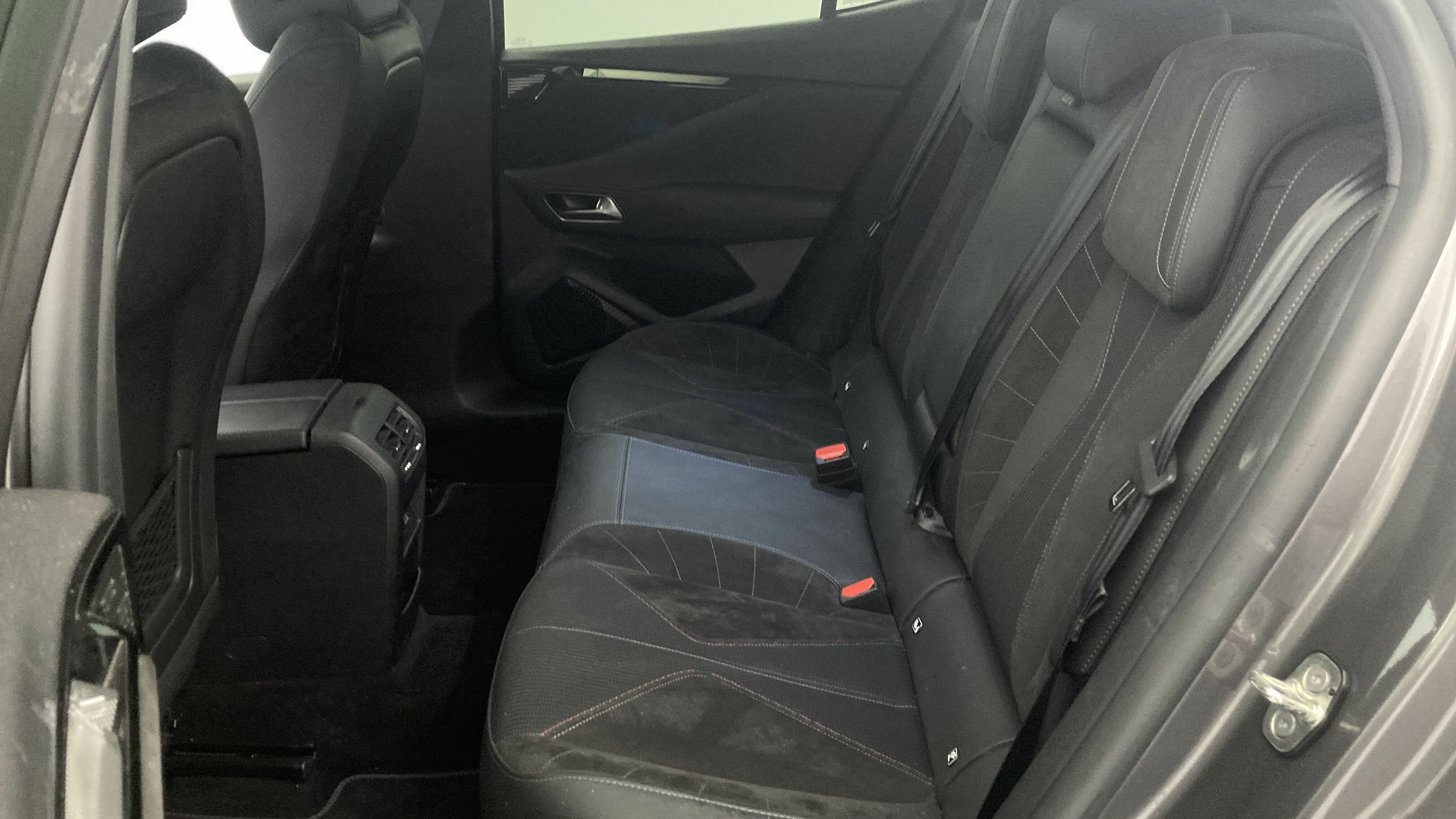 ds ds4 performance line + E-TENSE 225 CA 2023 gris platino 22