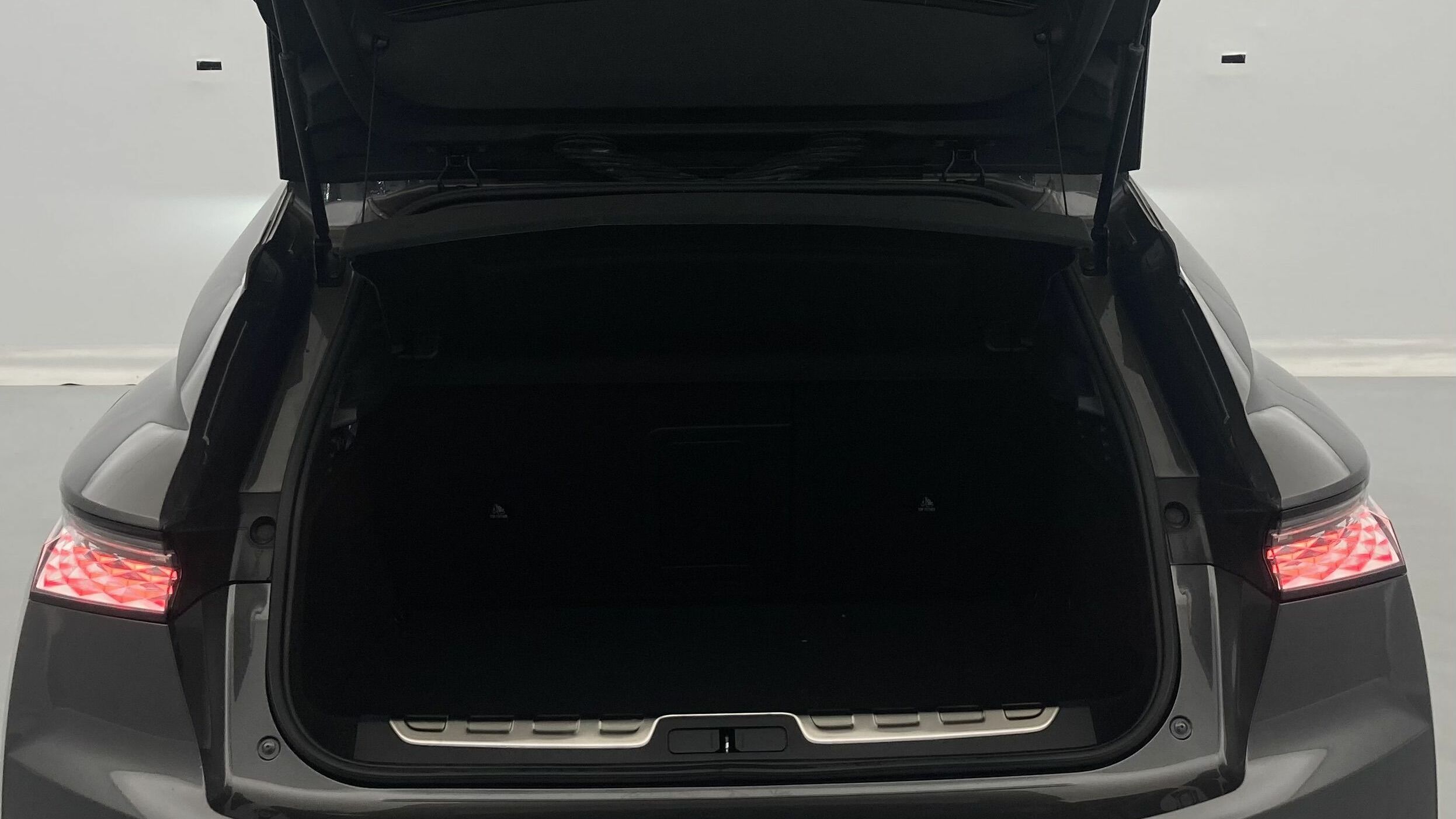 ds ds4 performance line + E-TENSE 225 CA 2023 gris platino 25