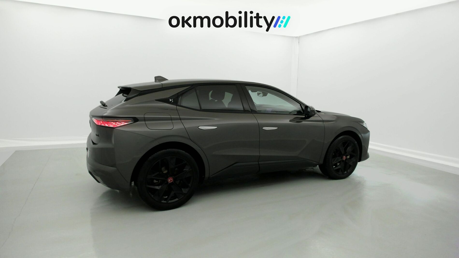 ds ds4 performance line + E-TENSE 225 CA 2023 gris platino 13