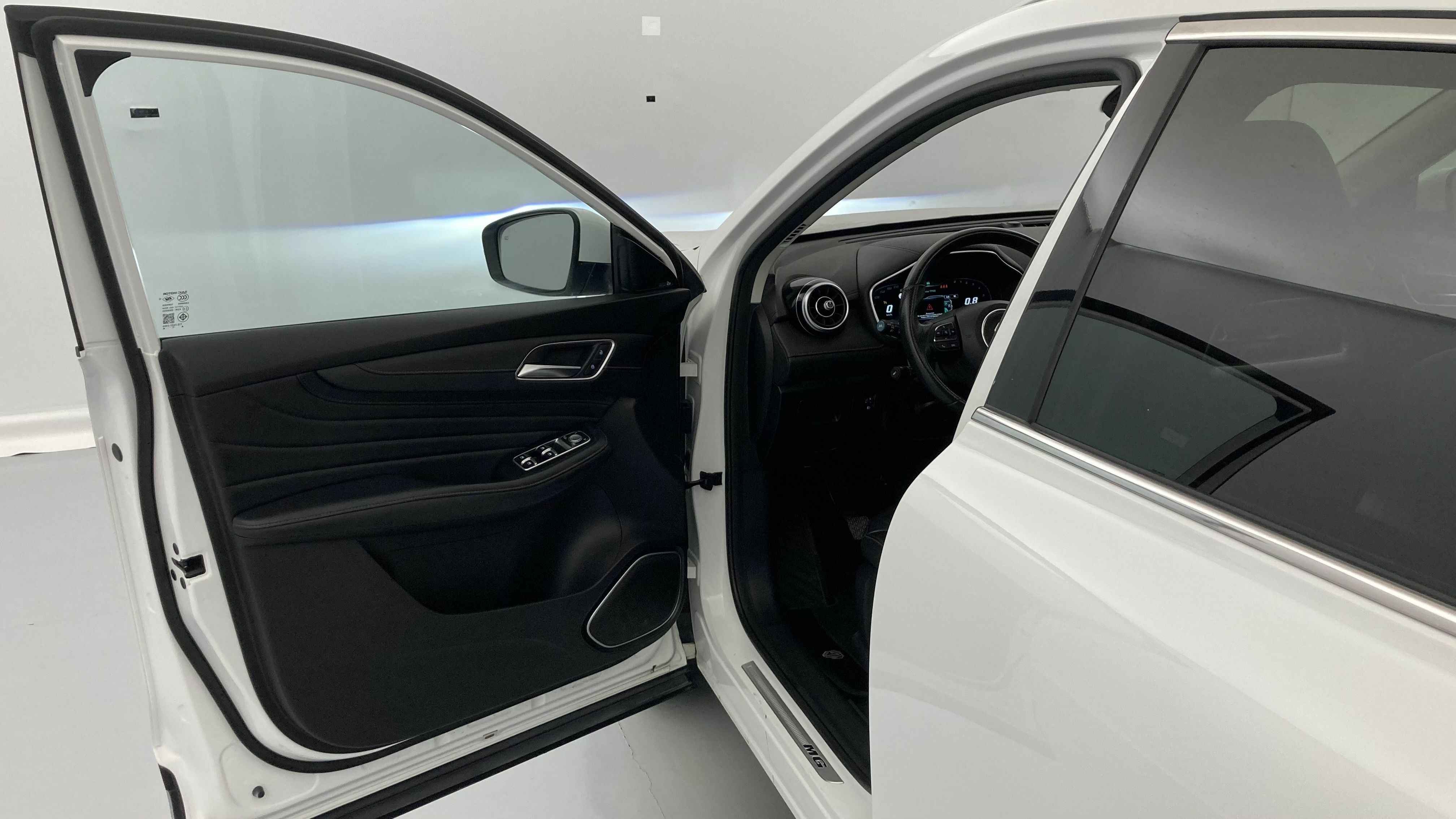 mg hs luxury 1.5 T-GDI 162 2023 dover white 13
