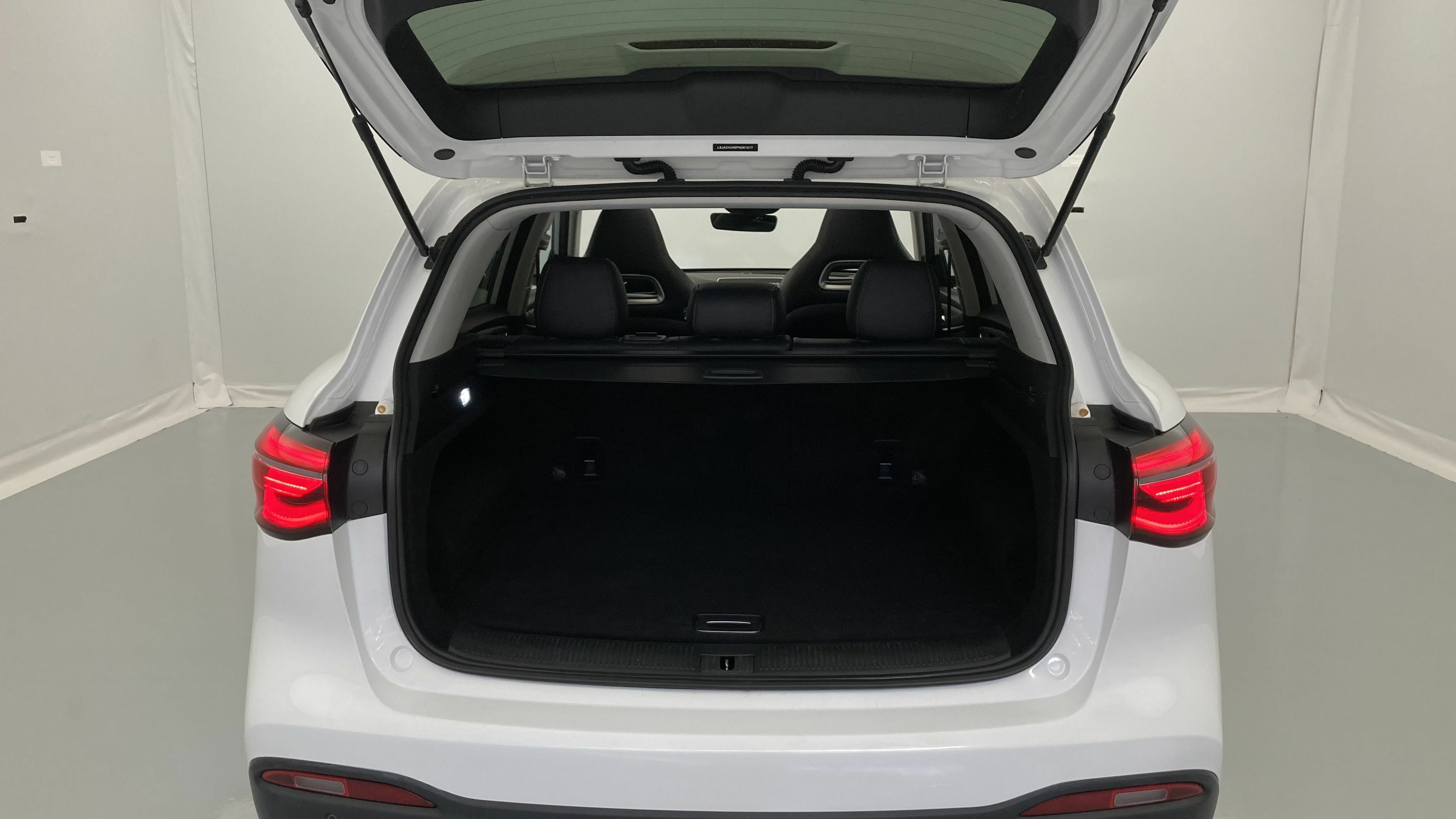 mg hs luxury 1.5 T-GDI 162 2023 dover white 23