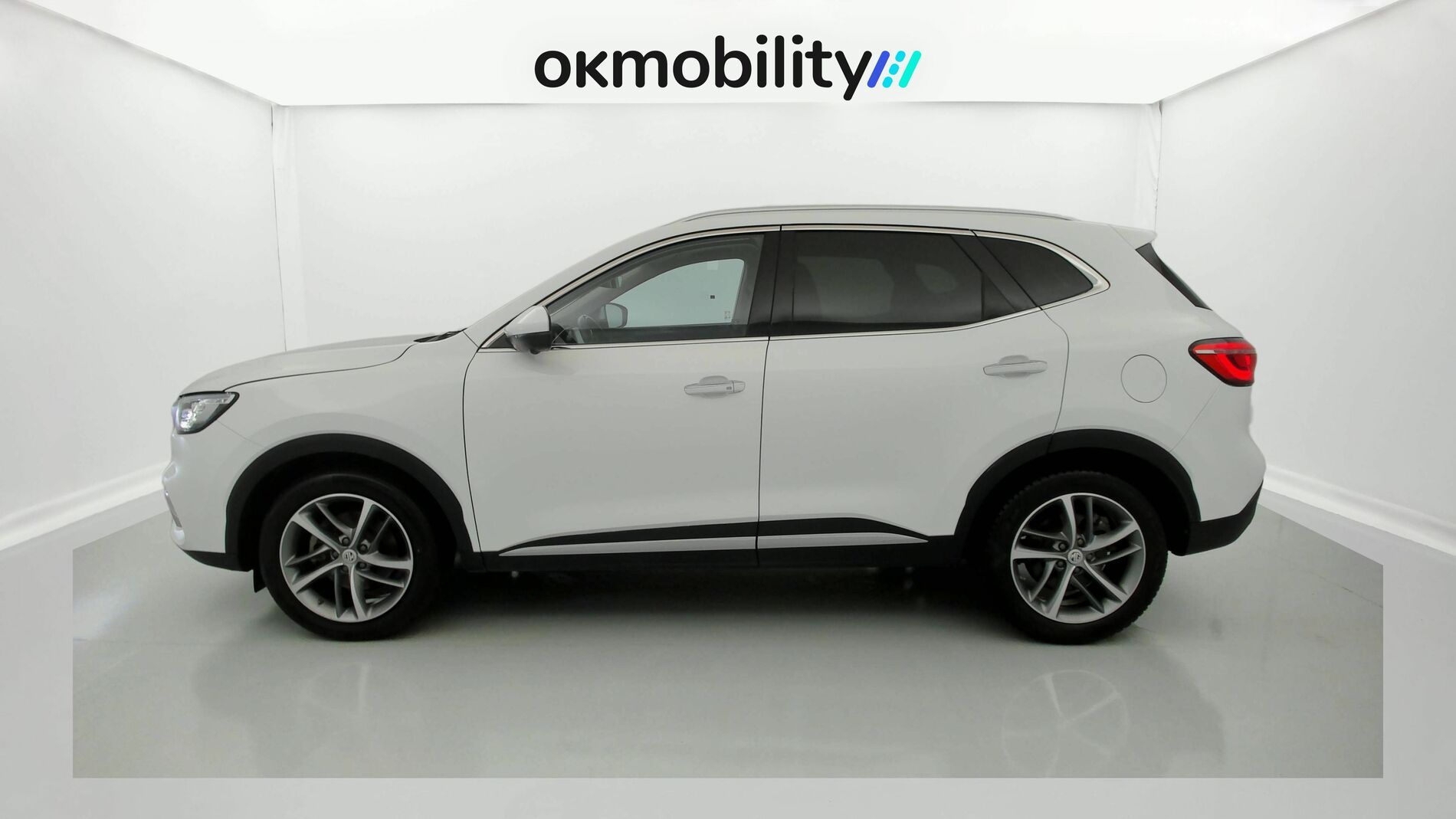 mg hs luxury 1.5 T-GDI 162 2023 dover white 7