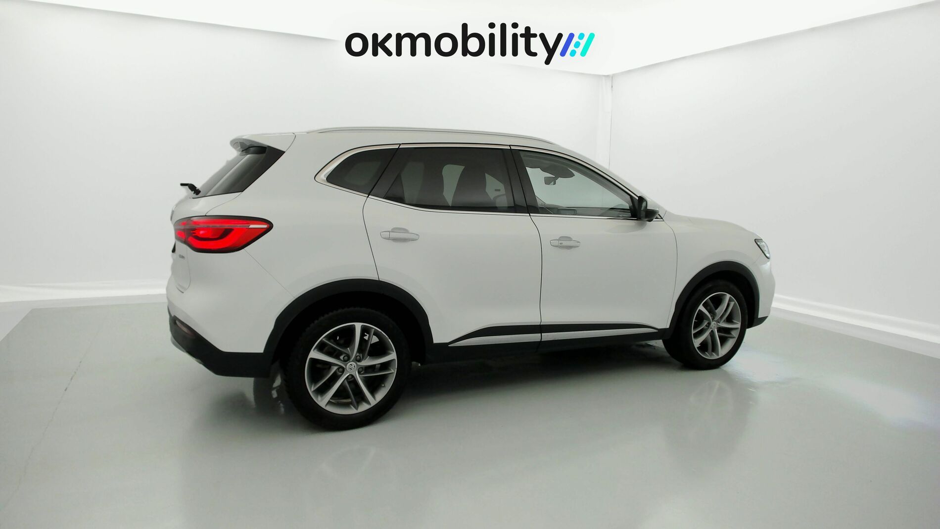 mg hs luxury 1.5 T-GDI 162 2023 dover white 12