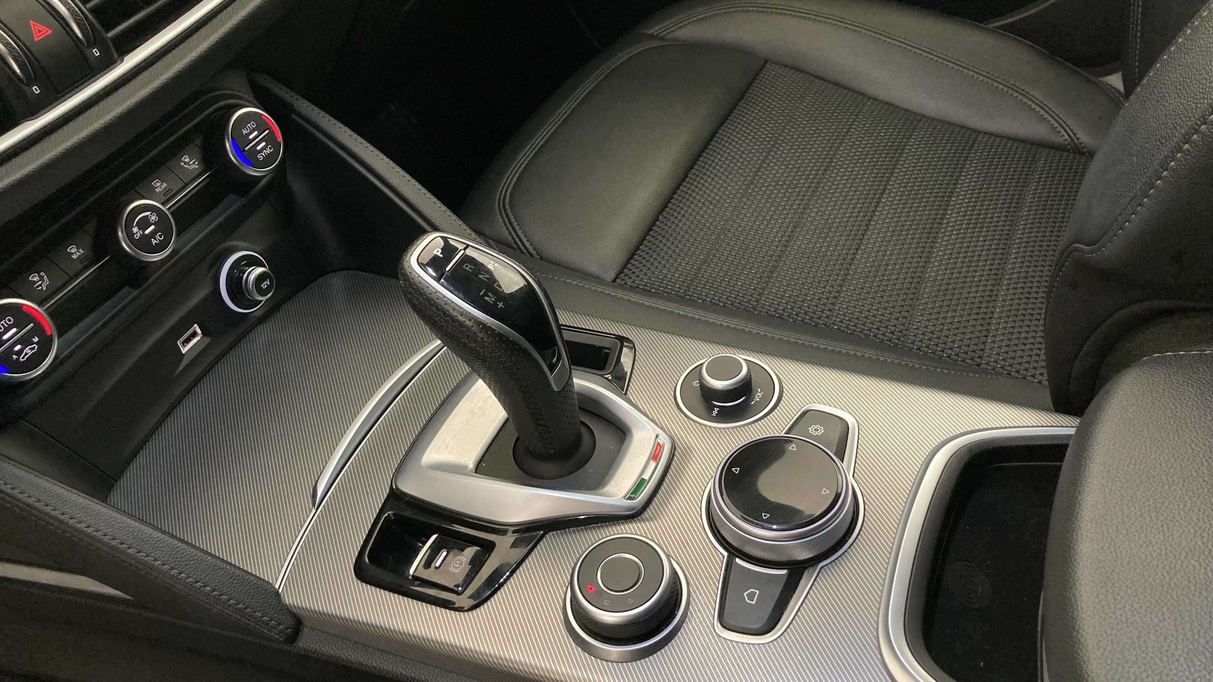 alfa romeo stelvio sprint 2.2 JTD 160 RWD CA 2022 bianco arctic 19