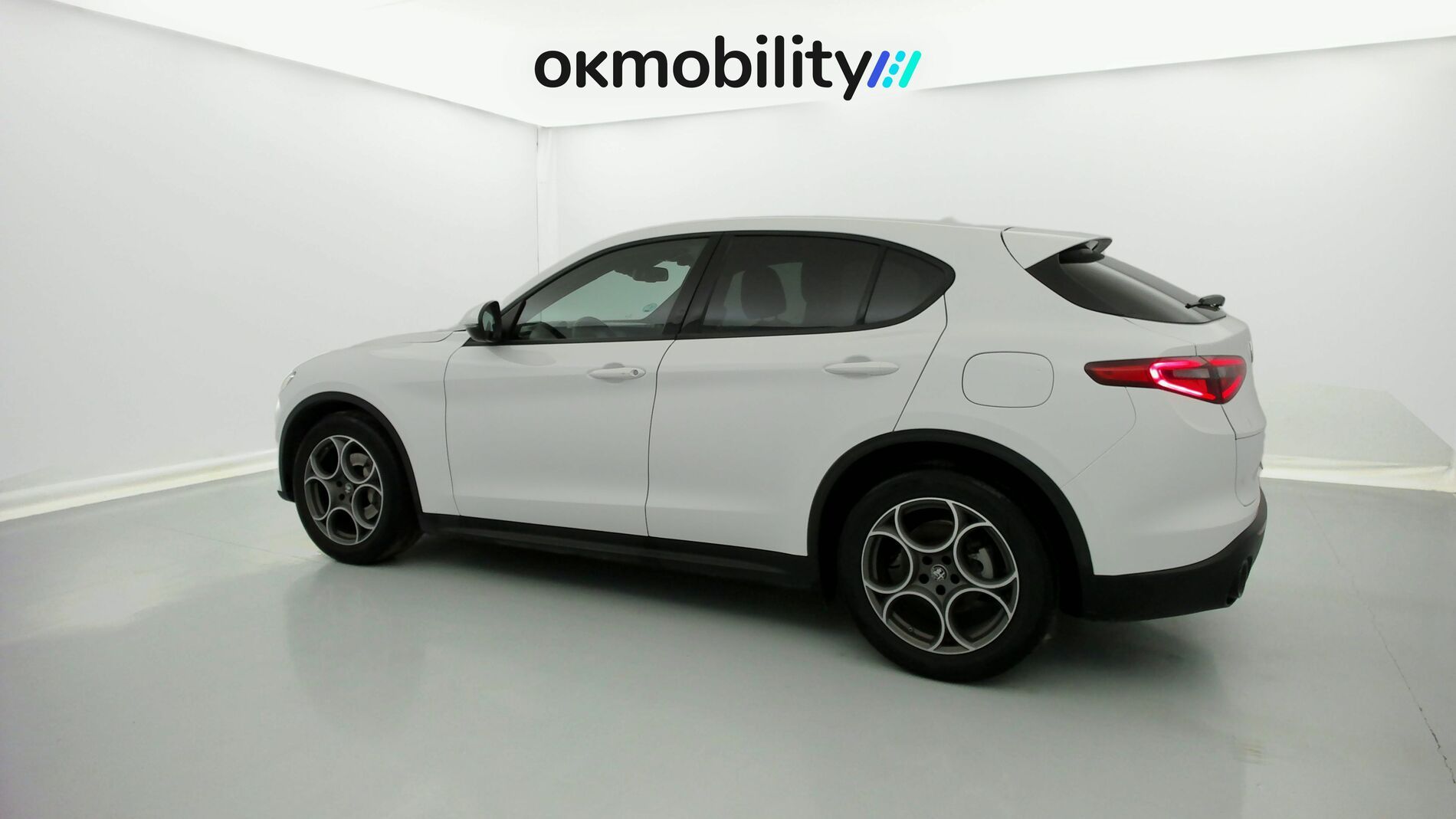 alfa romeo stelvio sprint 2.2 JTD 160 RWD CA 2022 bianco arctic 7