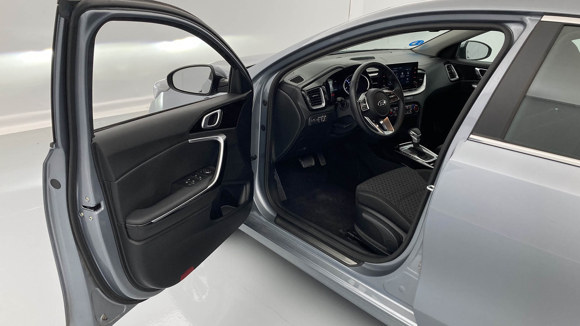 kia ceed tourer edrive 1.6 PHEV 141 2021 lunarsilber 23