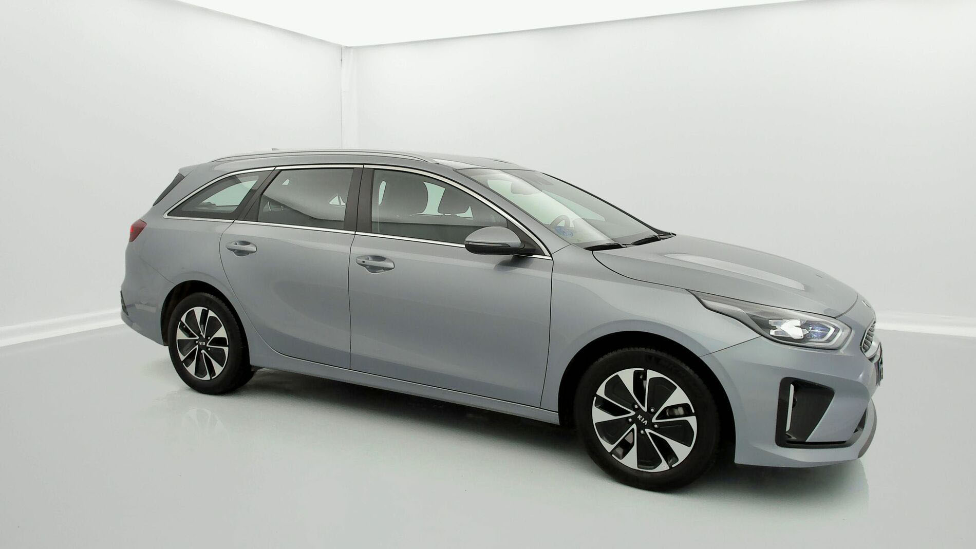 kia ceed tourer edrive 1.6 PHEV 141 2021 lunarsilber 2