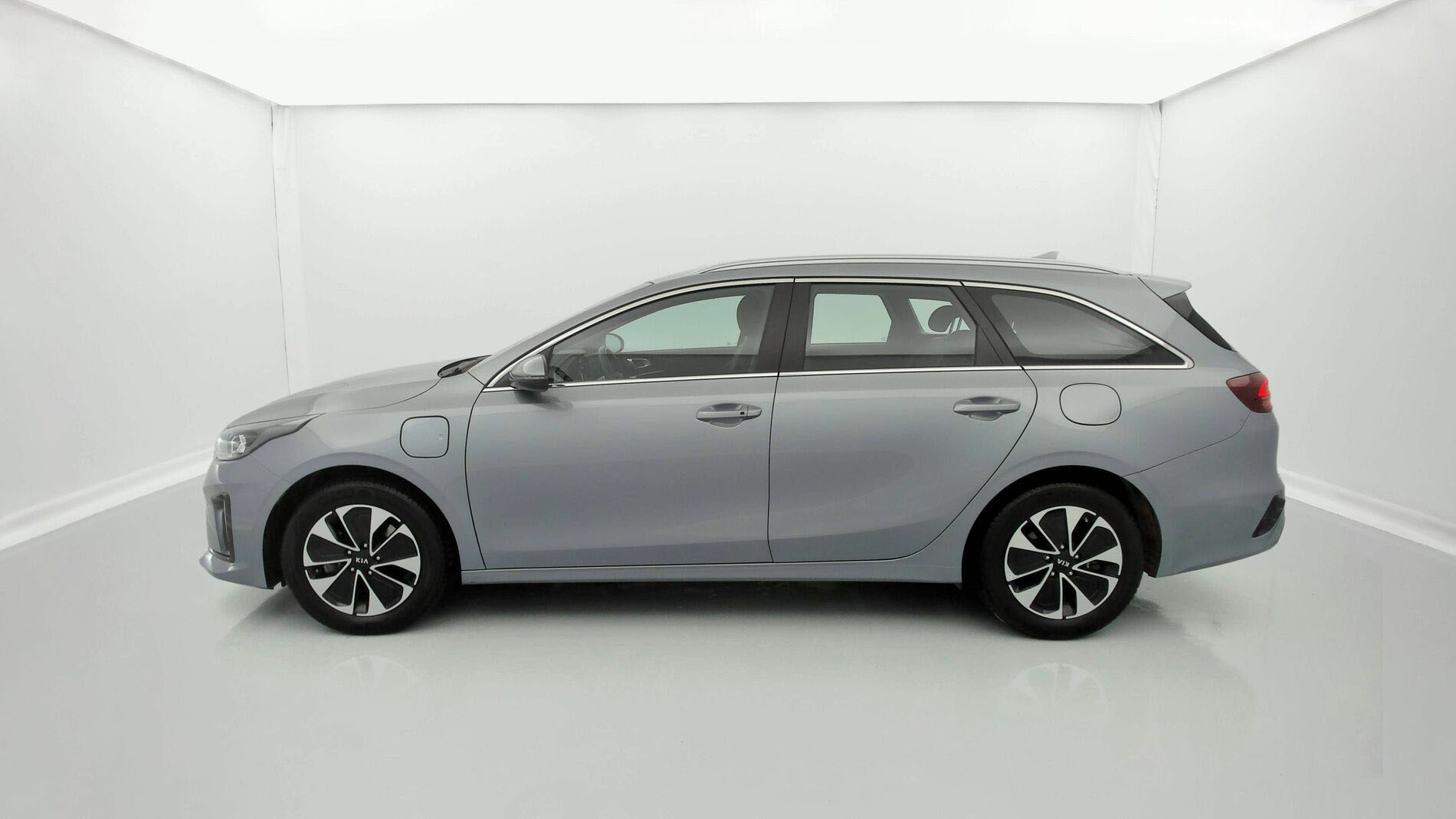 kia ceed tourer edrive 1.6 PHEV 141 2021 lunarsilber 8
