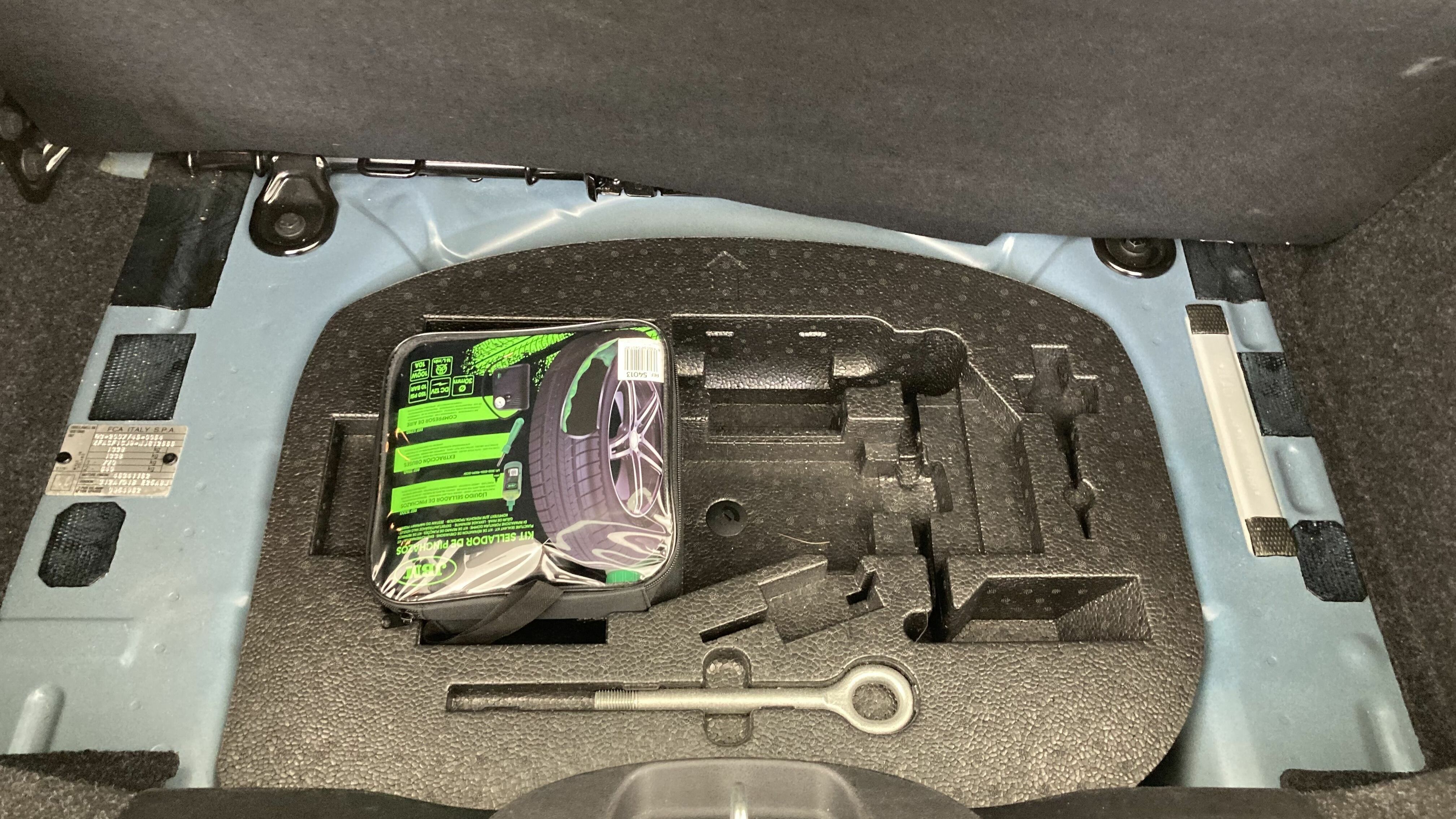 fiat 500 dolcevita 1.0 HYBRID 70 MHEV 2022 gris 24