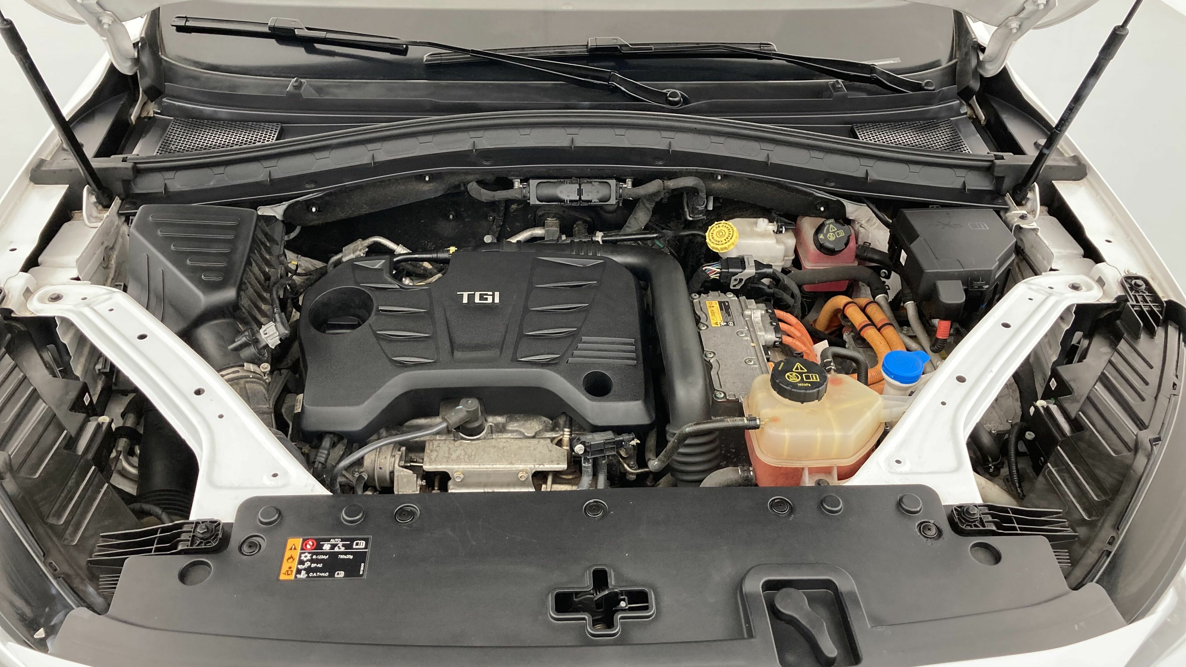 mg ehs phev exclusive 1.5 T-GDI 258 PHEV 2022 dover white 26