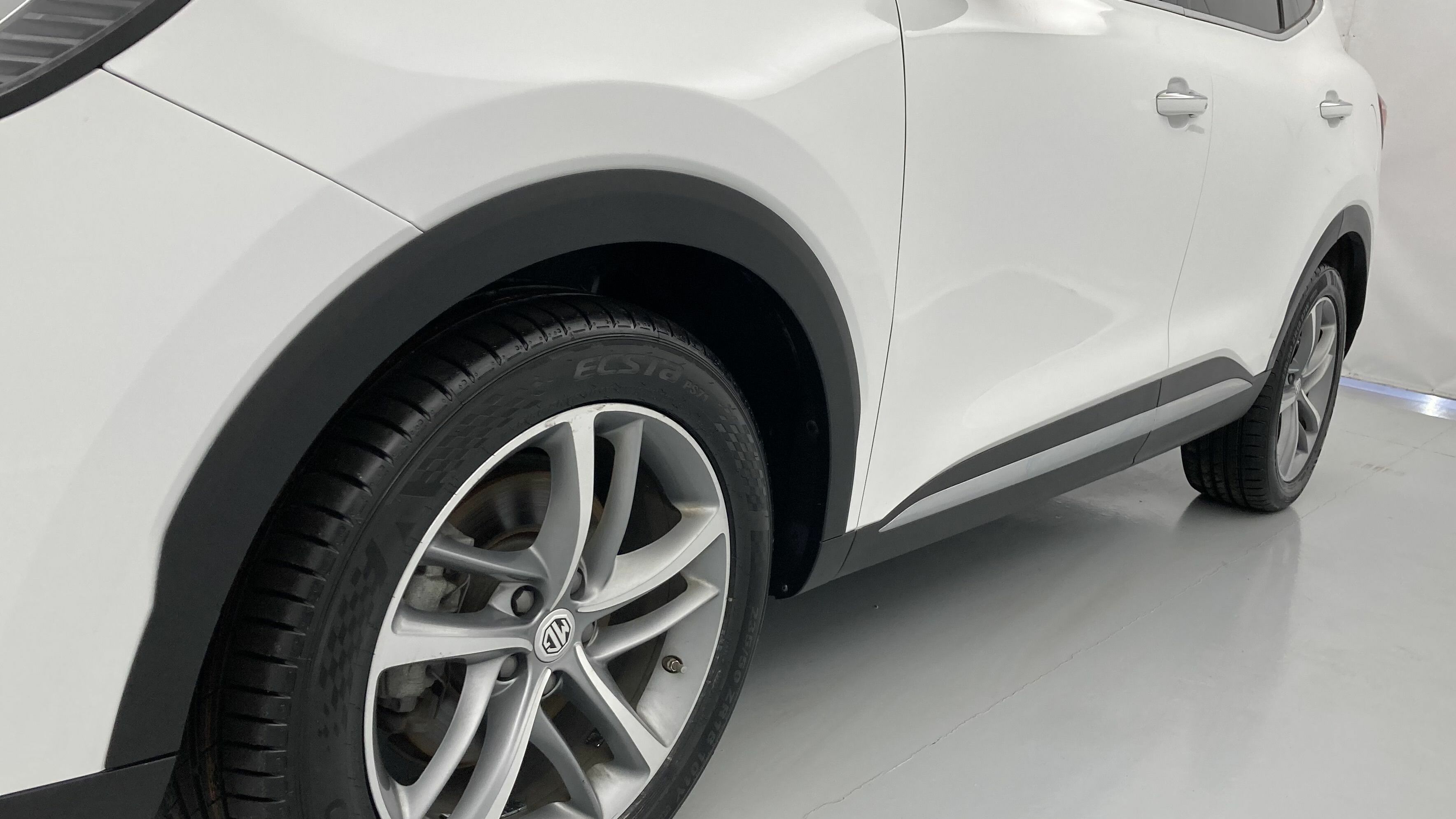 mg ehs phev exclusive 1.5 T-GDI 258 PHEV 2022 dover white 27
