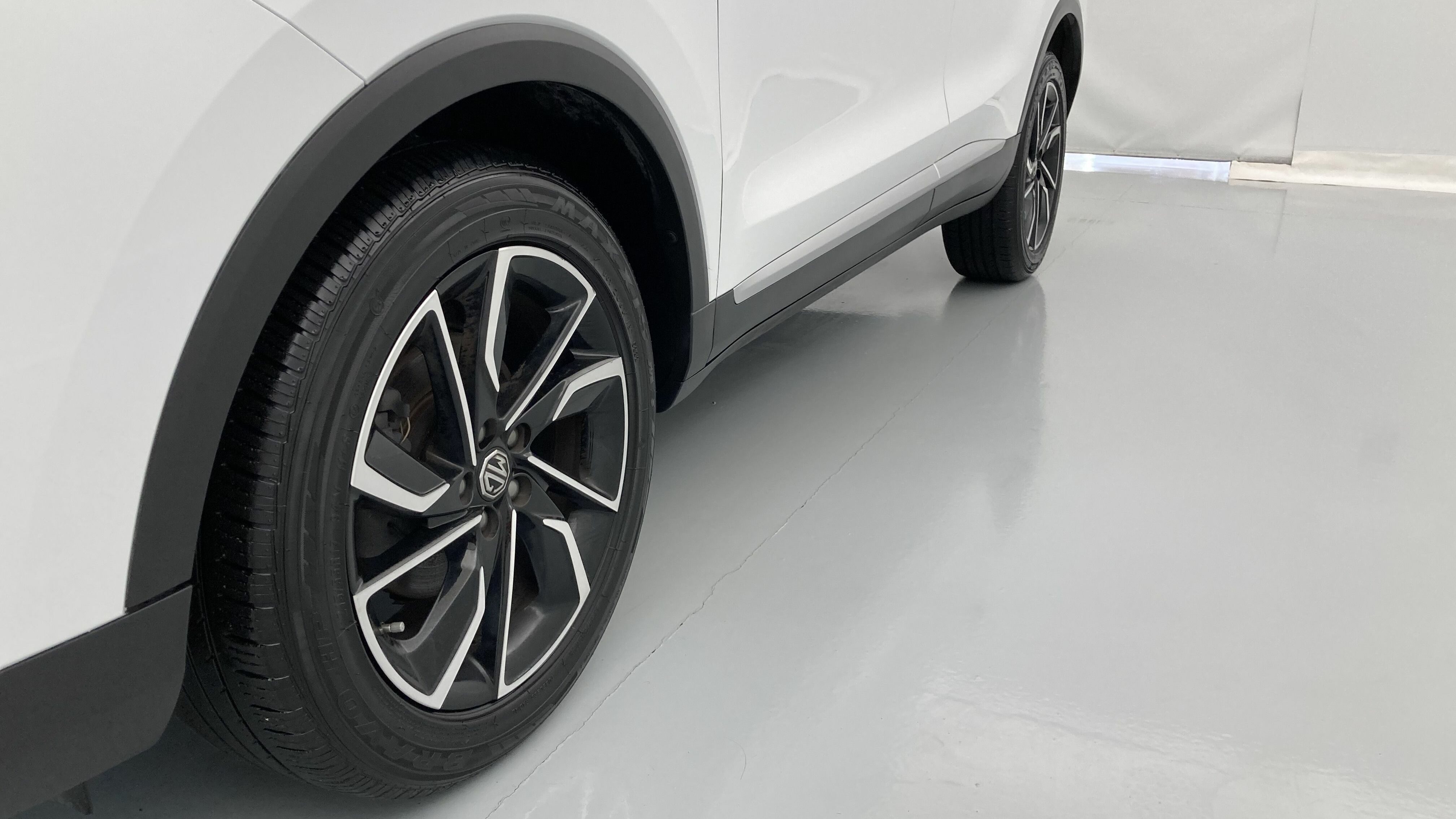 mg zs luxury 1.5 VTI-TECH 106 2023 white 27