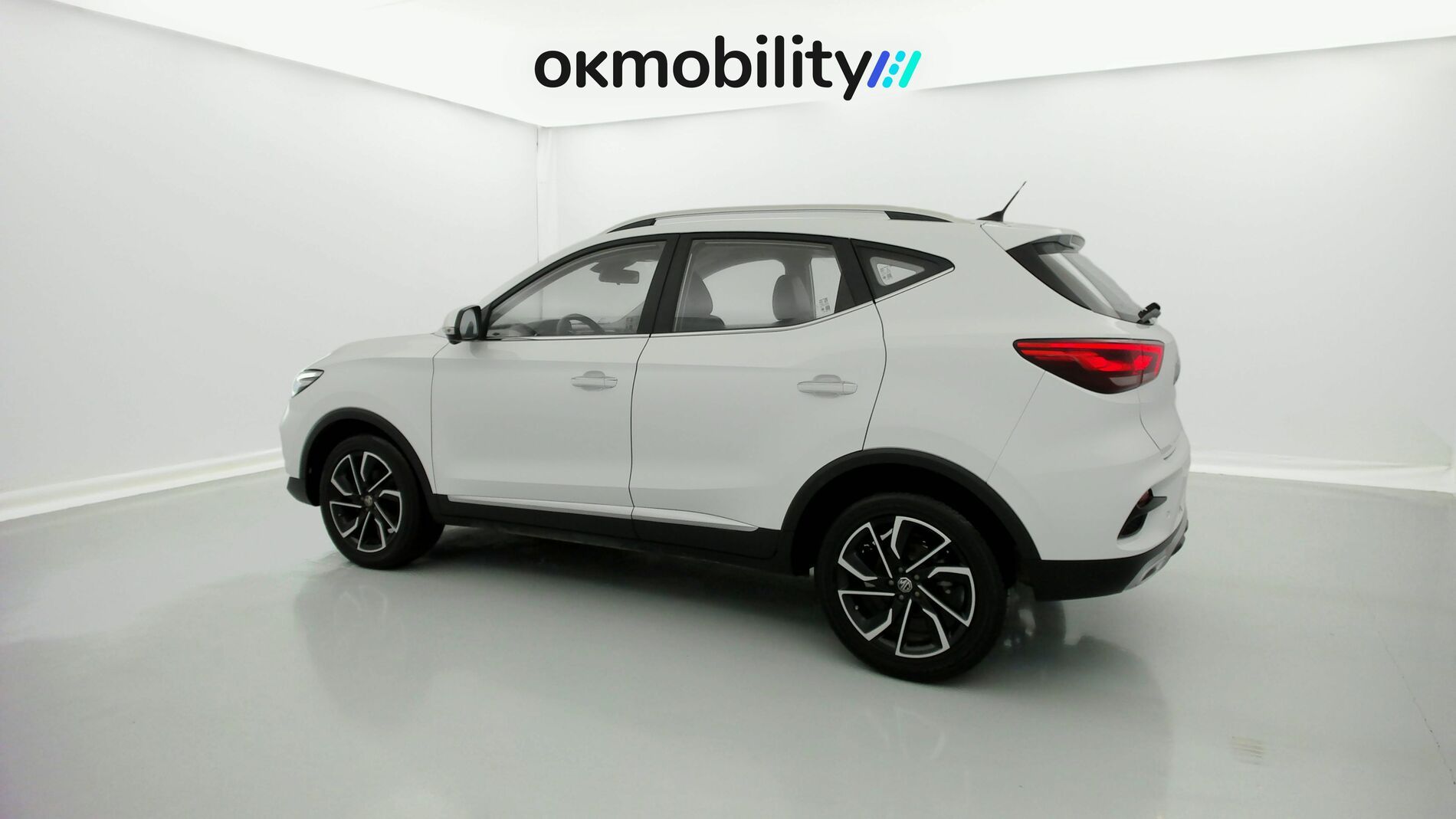 mg zs luxury 1.5 VTI-TECH 106 2023 white 9