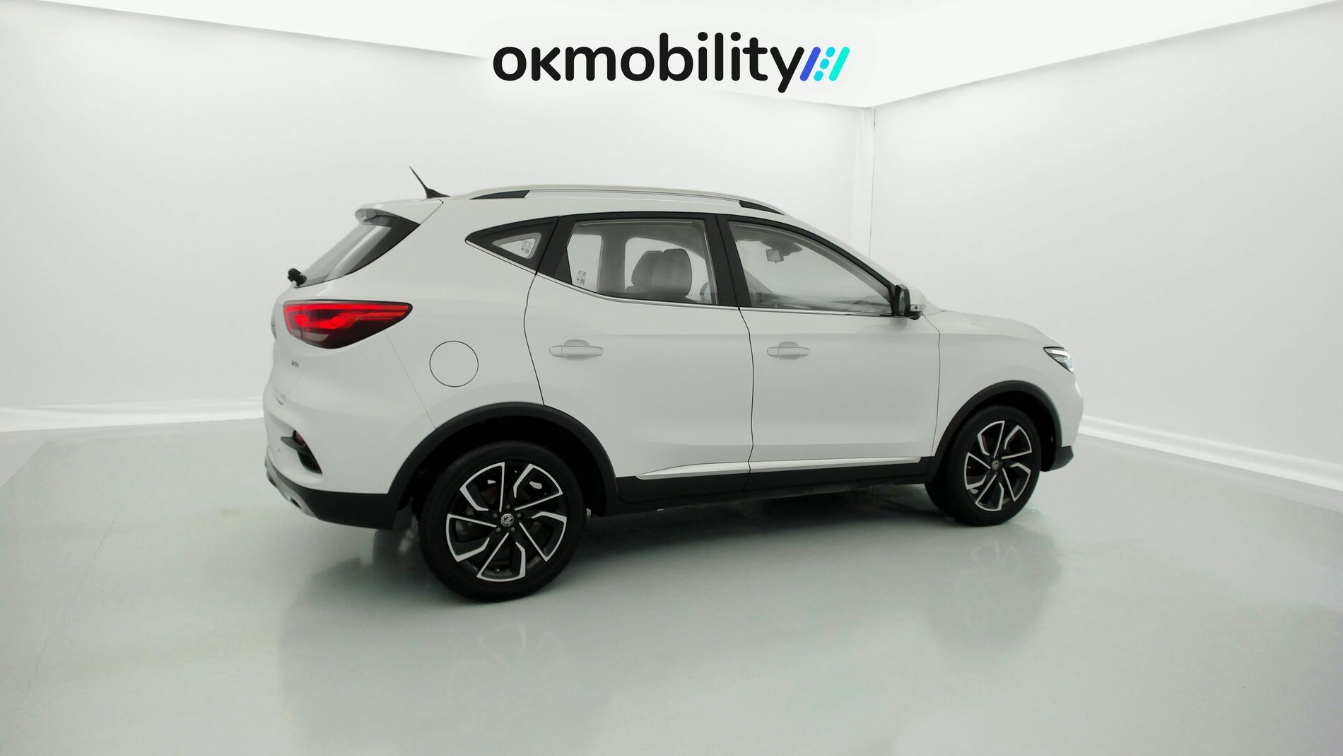 mg zs luxury 1.5 VTI-TECH 106 2023 white 13