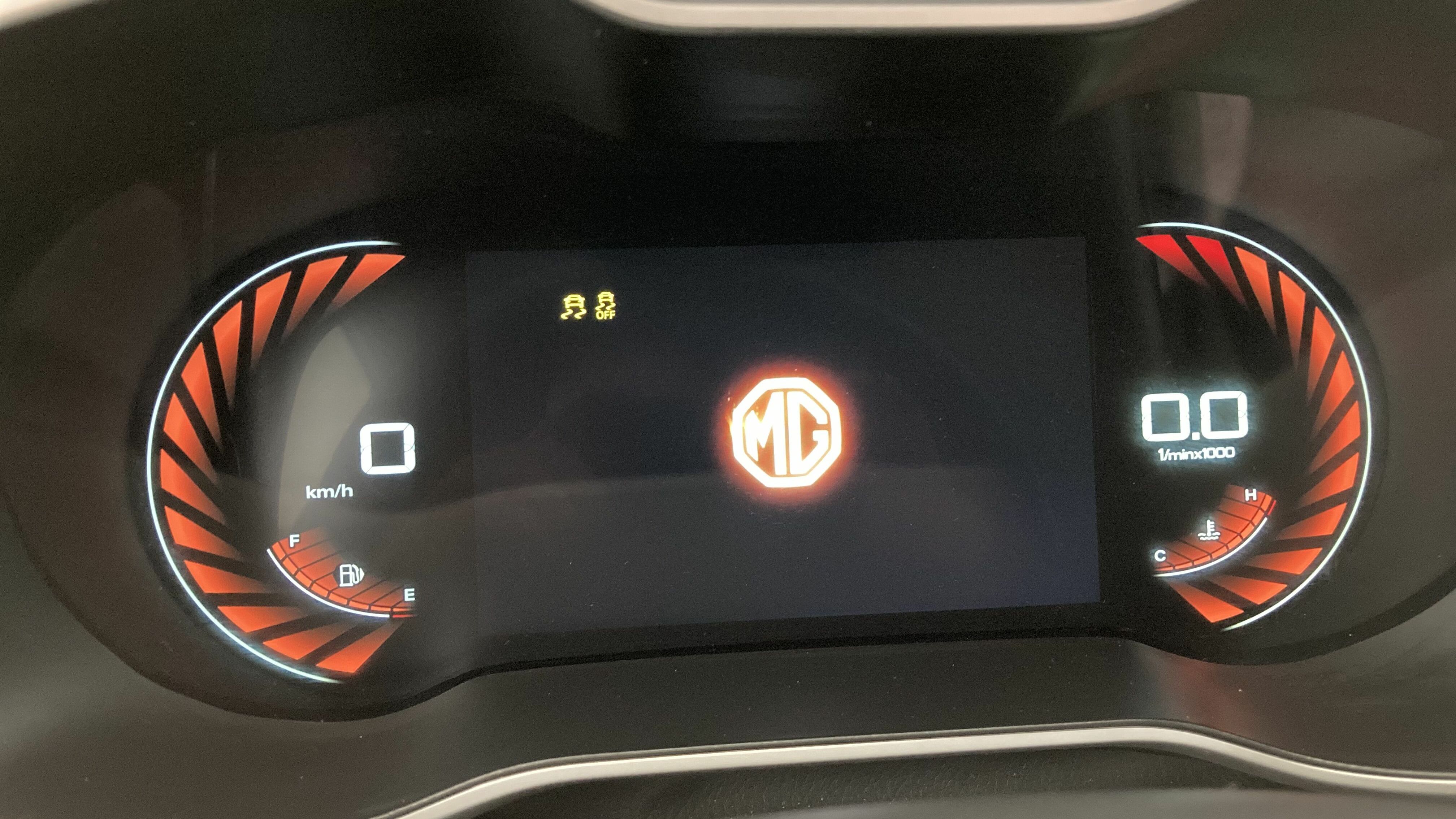 mg zs luxury 1.5 VTI-TECH 106 2023 silver 19