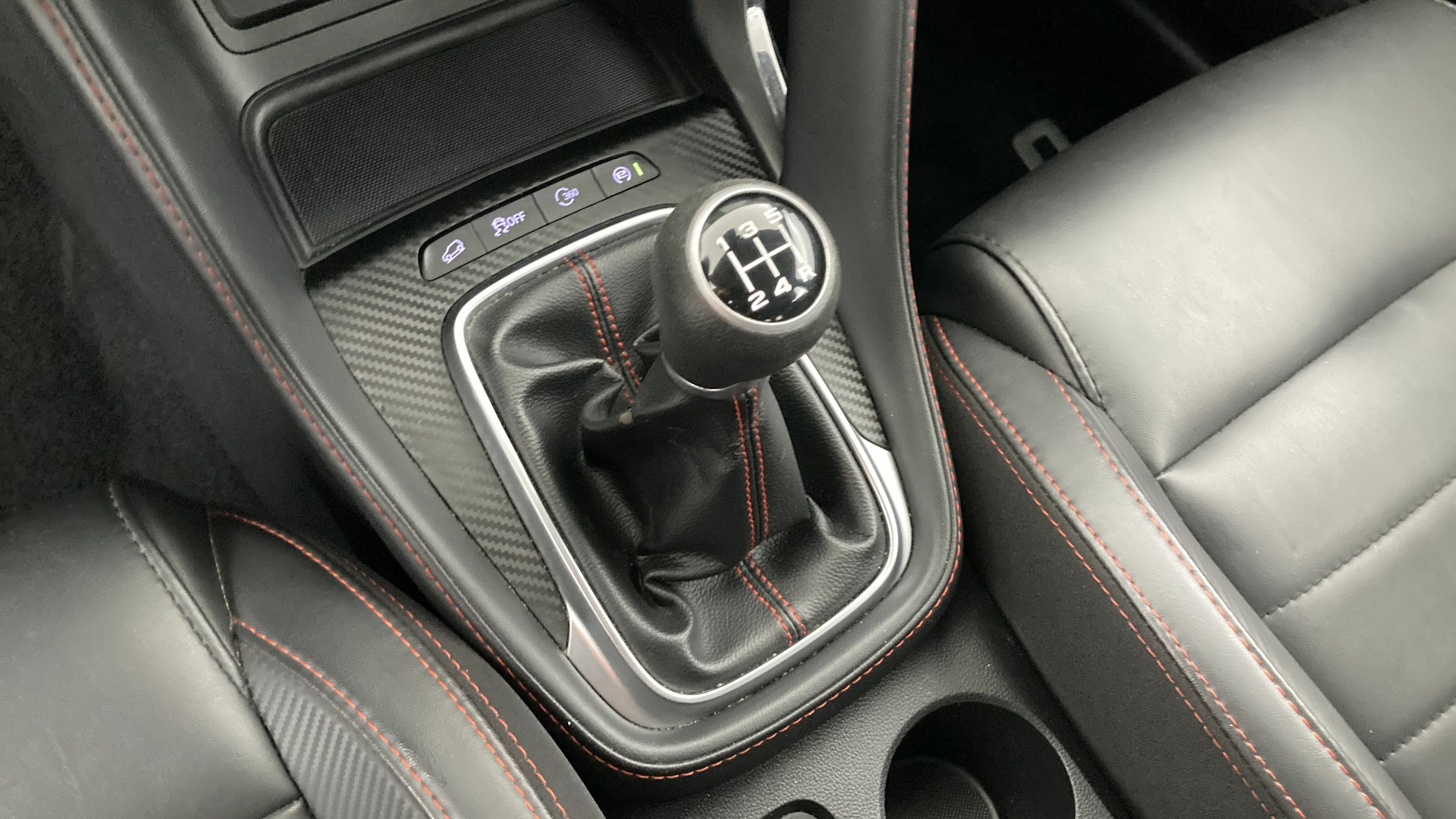 mg zs luxury 1.5 VTI-TECH 106 2023 silver 21