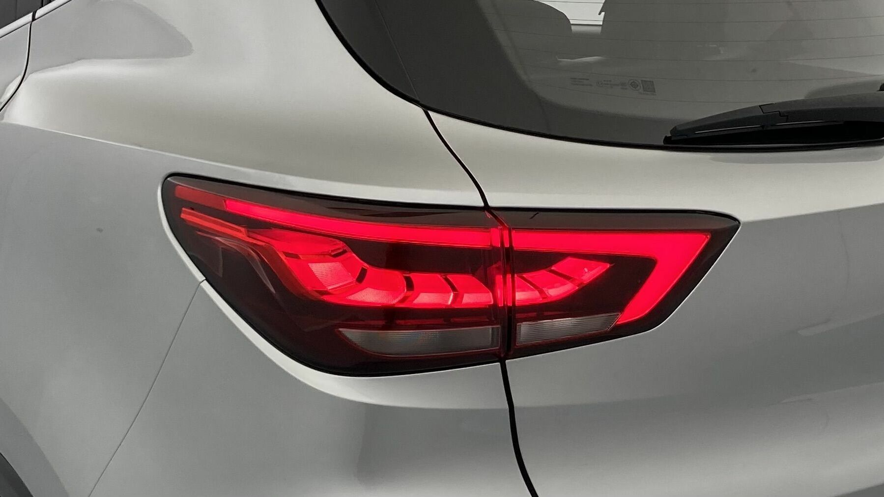 mg zs luxury 1.5 VTI-TECH 106 2023 silver 31