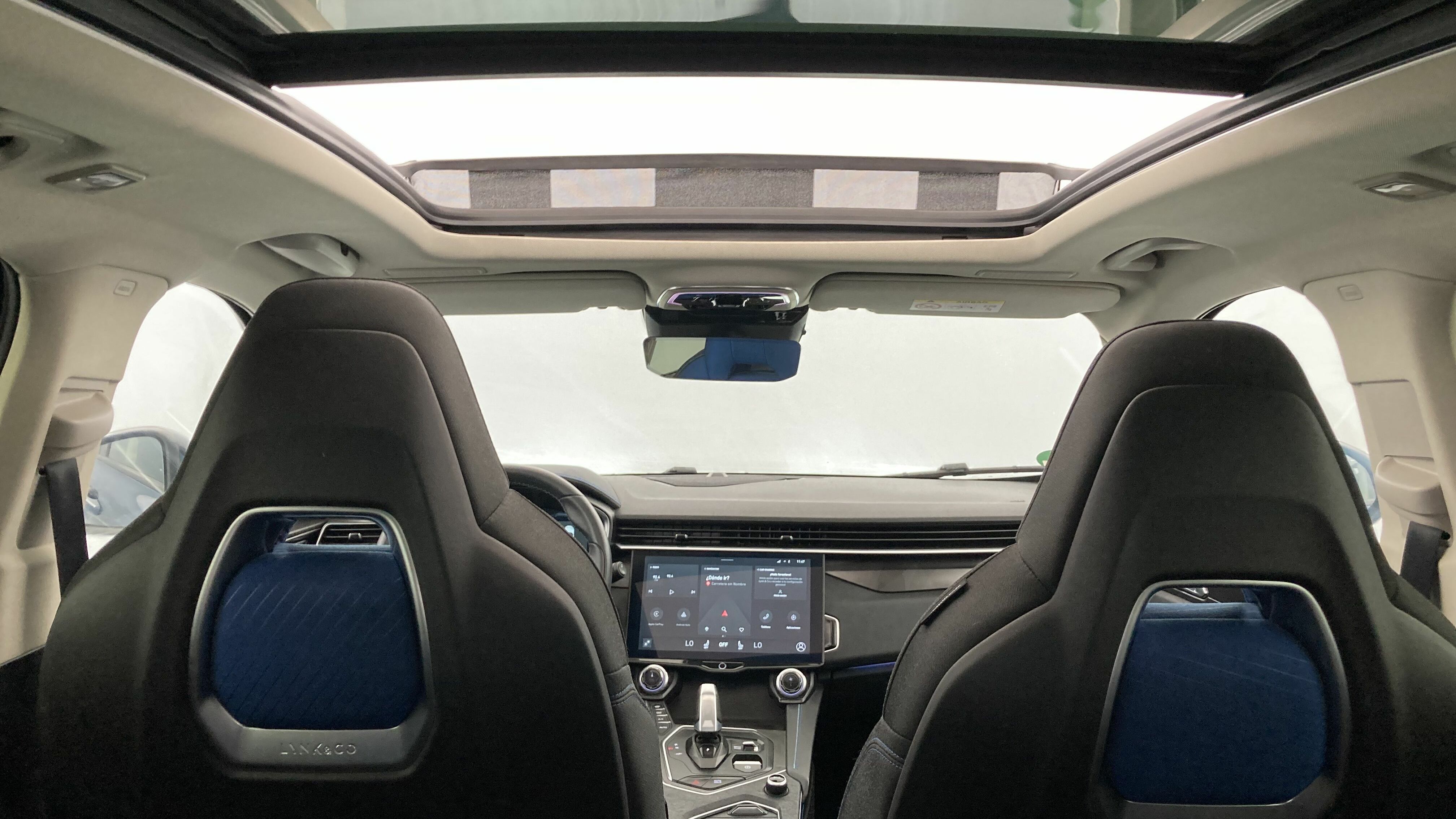 lynk&co 1 nv 1.5 PHEV 261 2022 blue 31