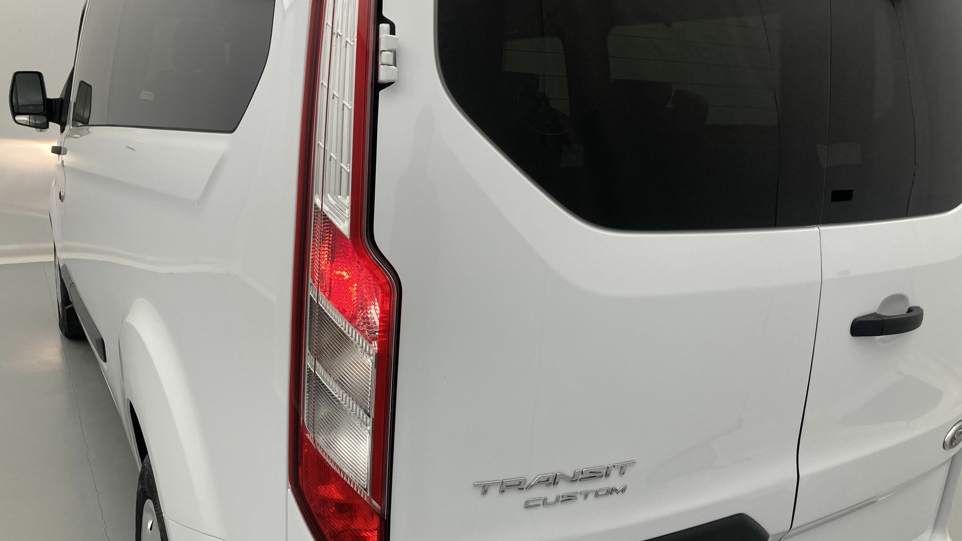 ford transit custom trend l2h1 9pl 2.0 ECOBLUE 130 2023 frozen white 30