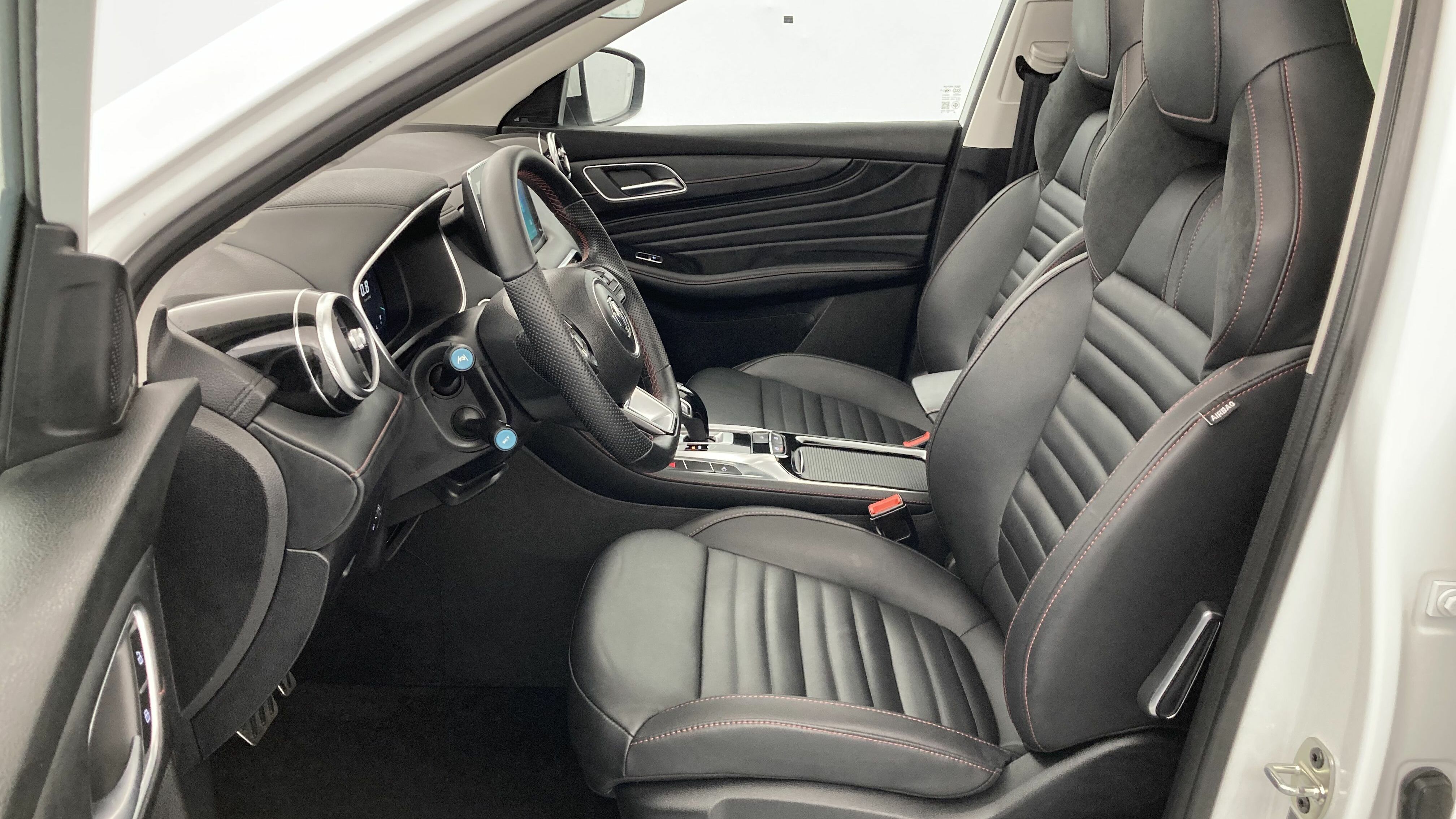 mg hs luxury 1.5 T-GDI 162 AT 2024 dover white 15