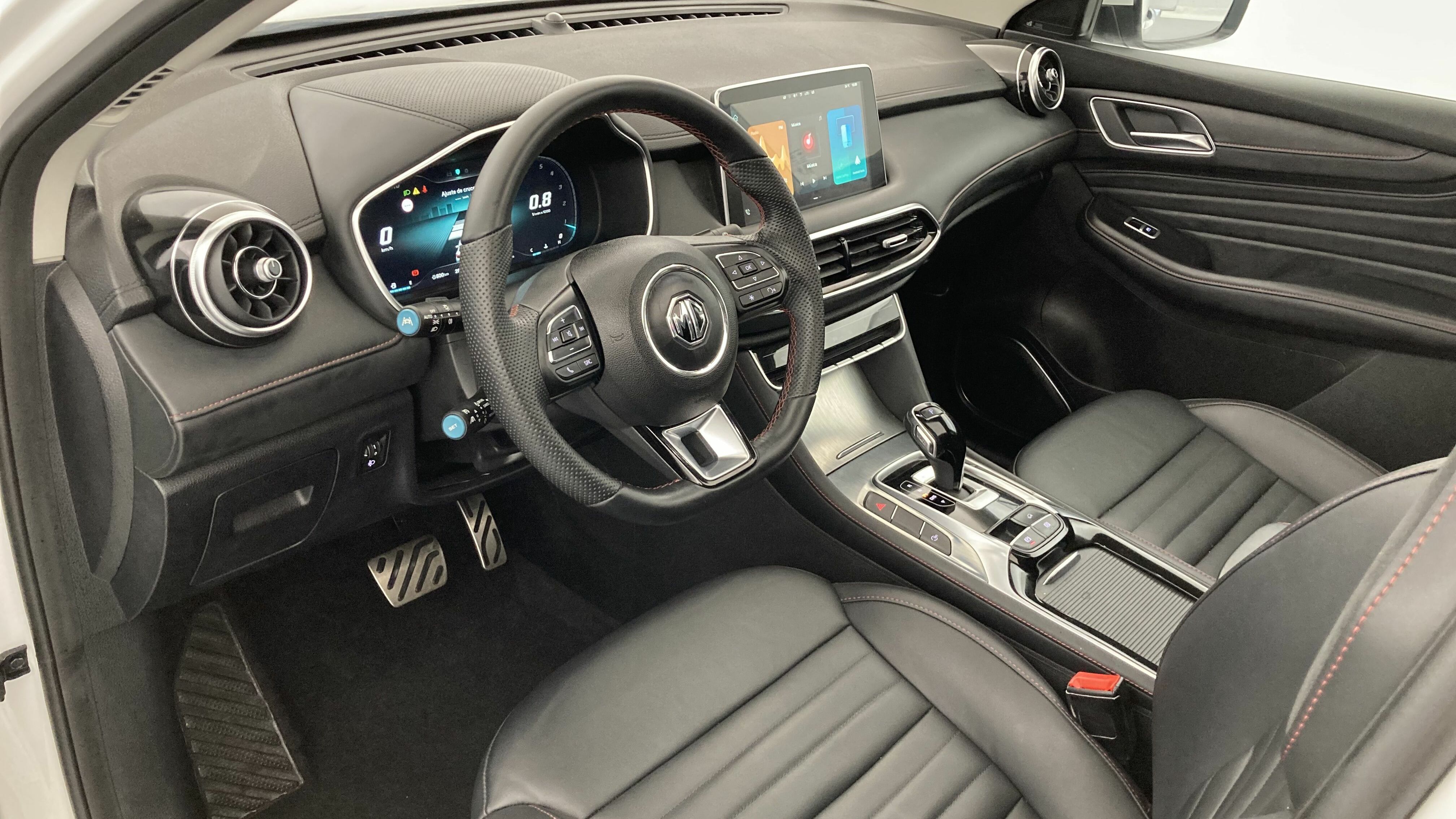 mg hs luxury 1.5 T-GDI 162 AT 2024 dover white 16