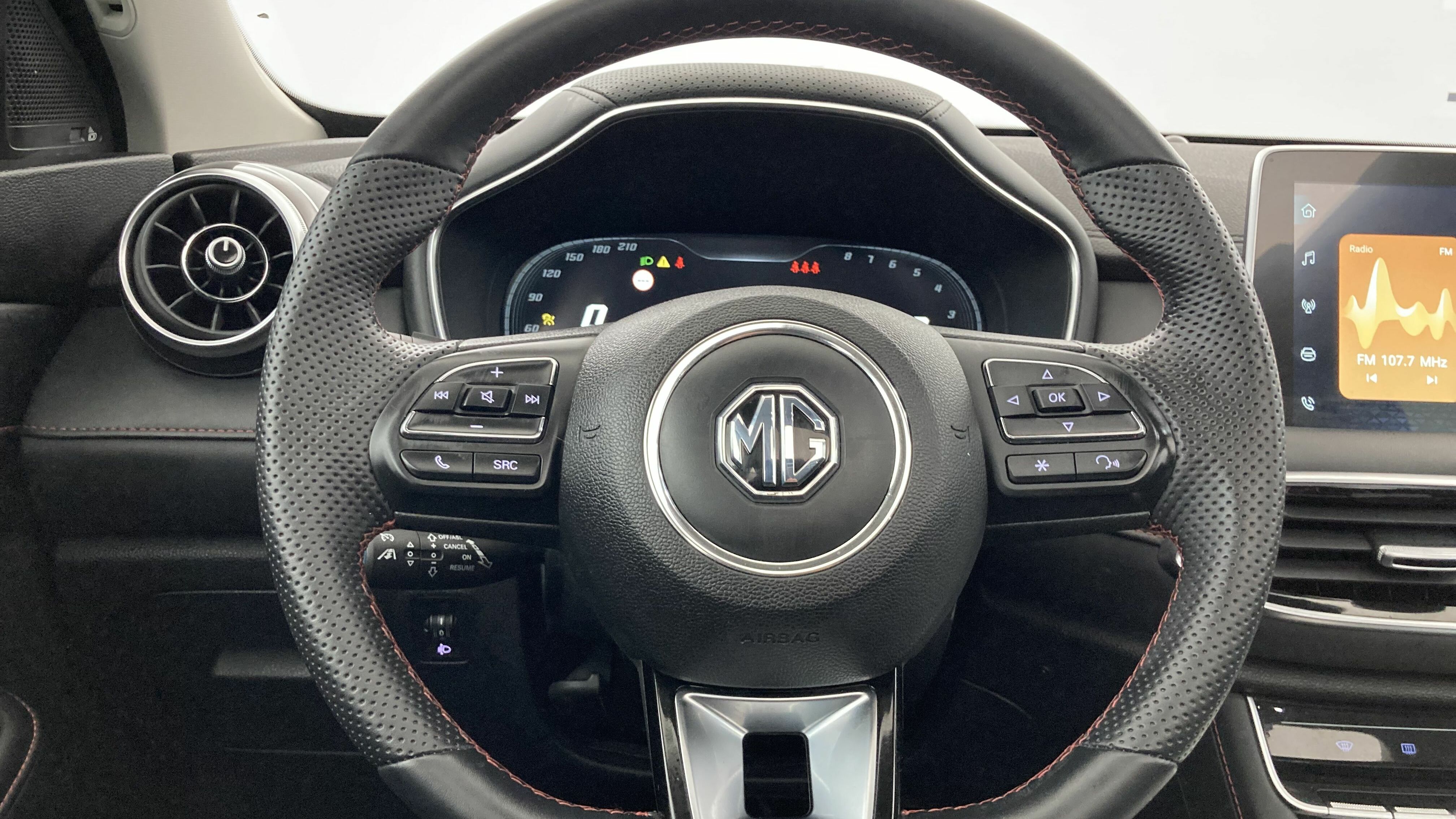 mg hs luxury 1.5 T-GDI 162 AT 2024 dover white 18