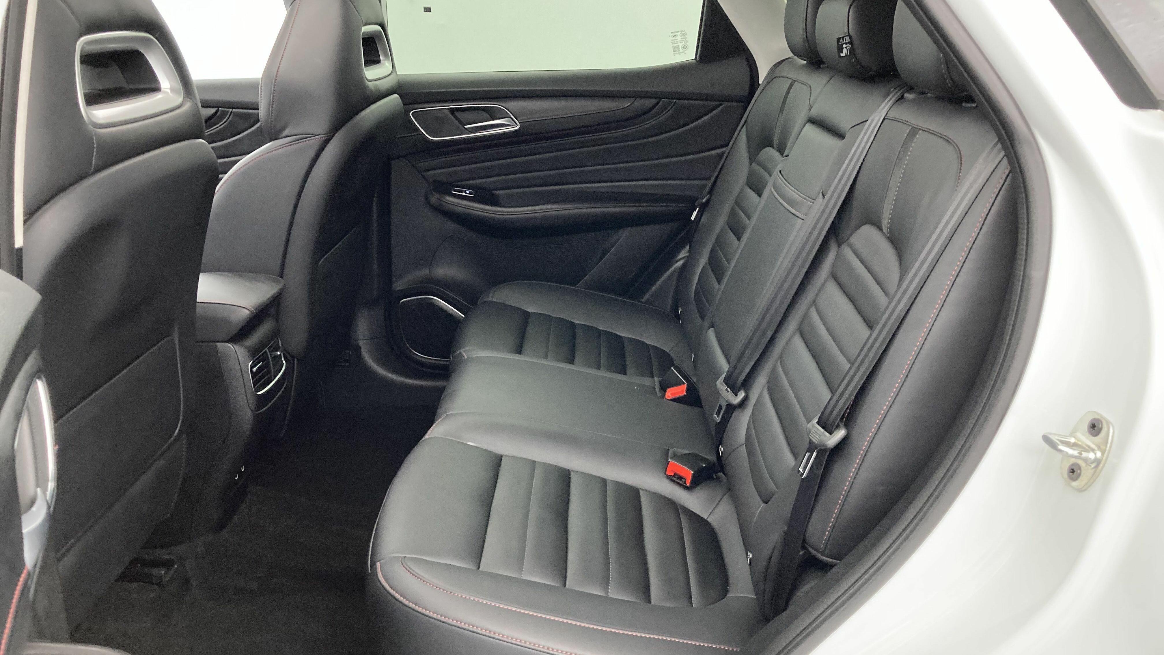 mg hs luxury 1.5 T-GDI 162 AT 2024 dover white 22