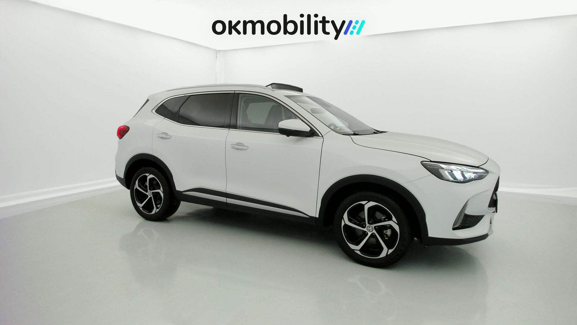 mg hs luxury 1.5 T-GDI 162 AT 2024 dover white 2