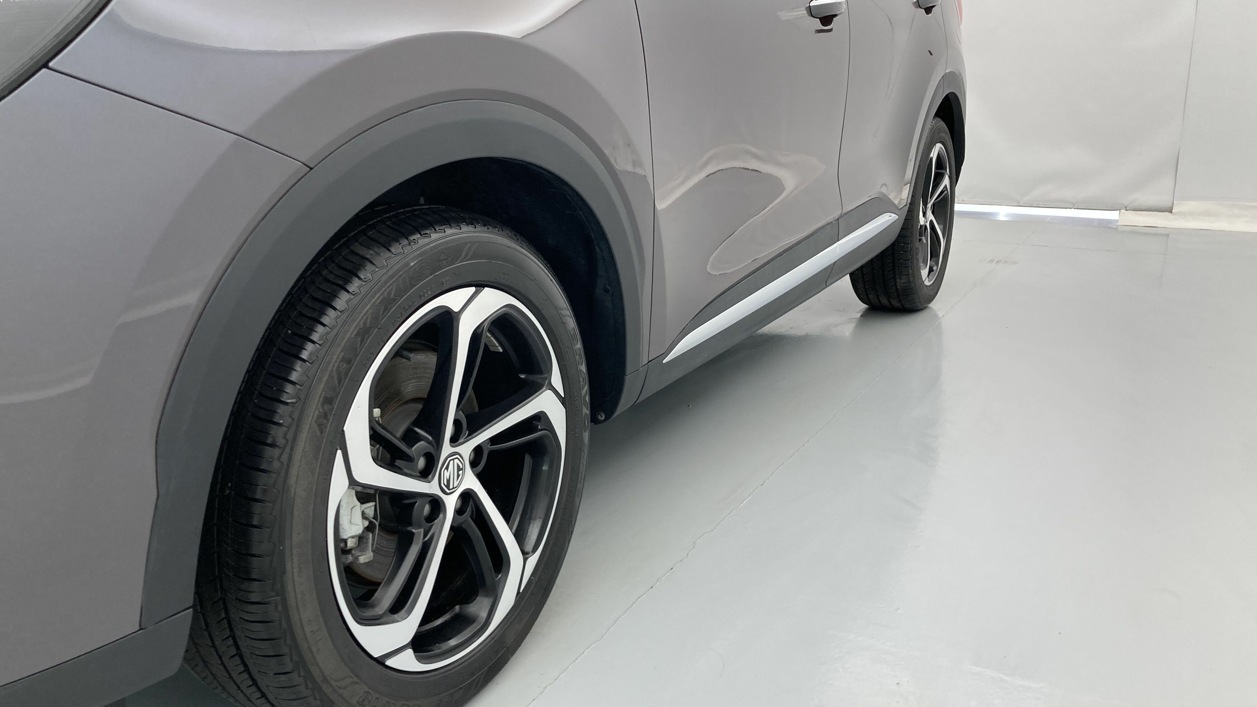 mg hs luxury 1.5 T-GDI 162 AT 2024 iron oxide grey 27