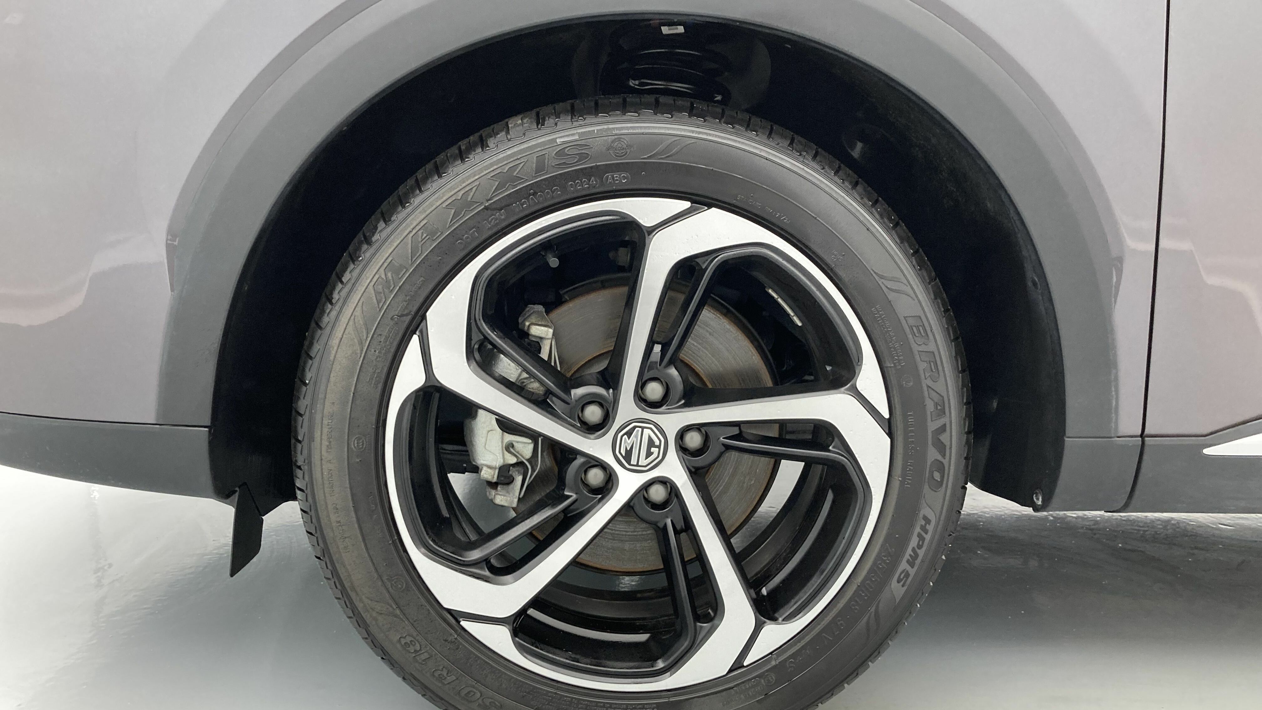 mg hs luxury 1.5 T-GDI 162 AT 2024 iron oxide grey 28