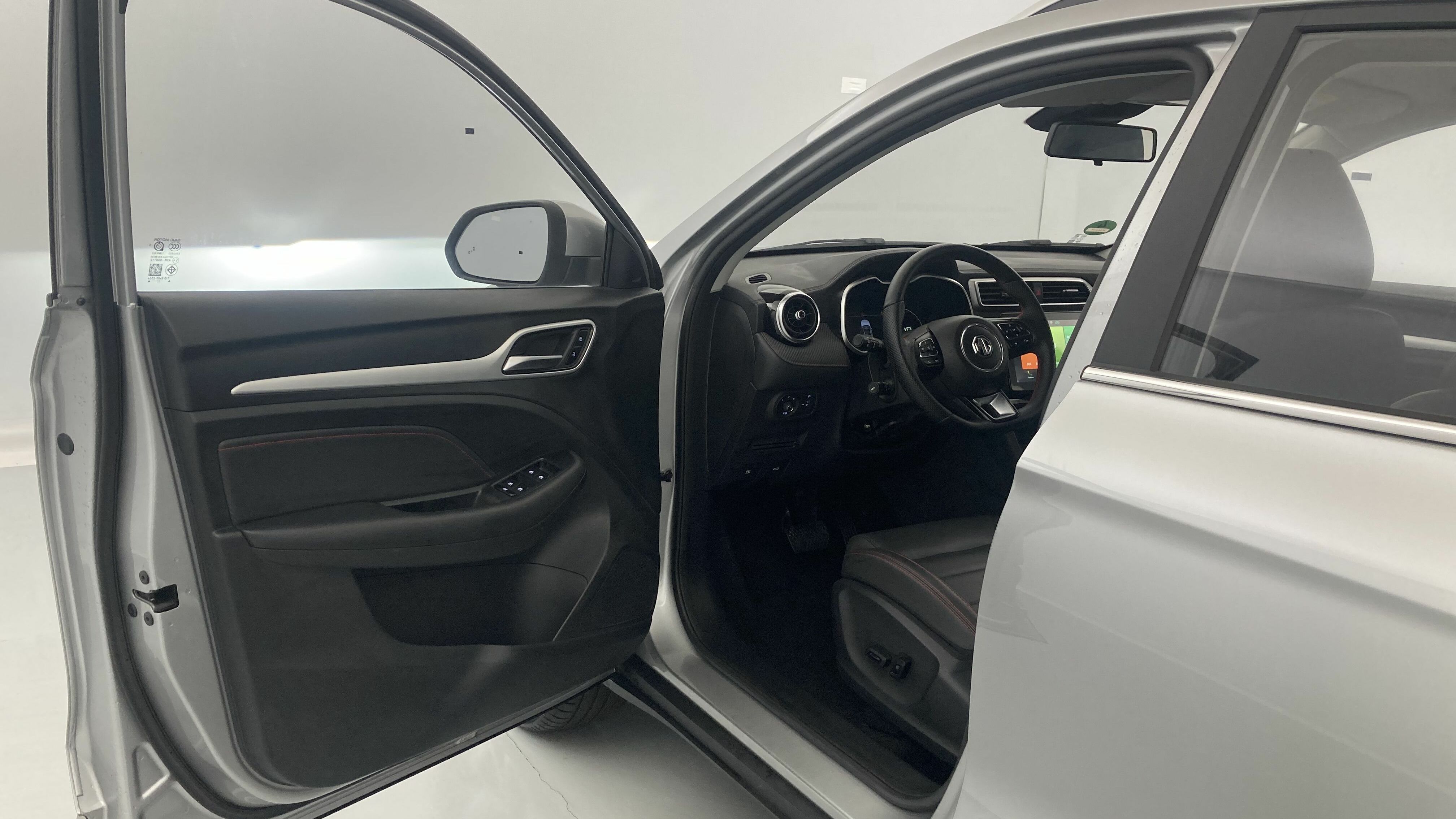 mg zs luxury 1.0 T-GDI 110 AT 2024 cosmic silver 12