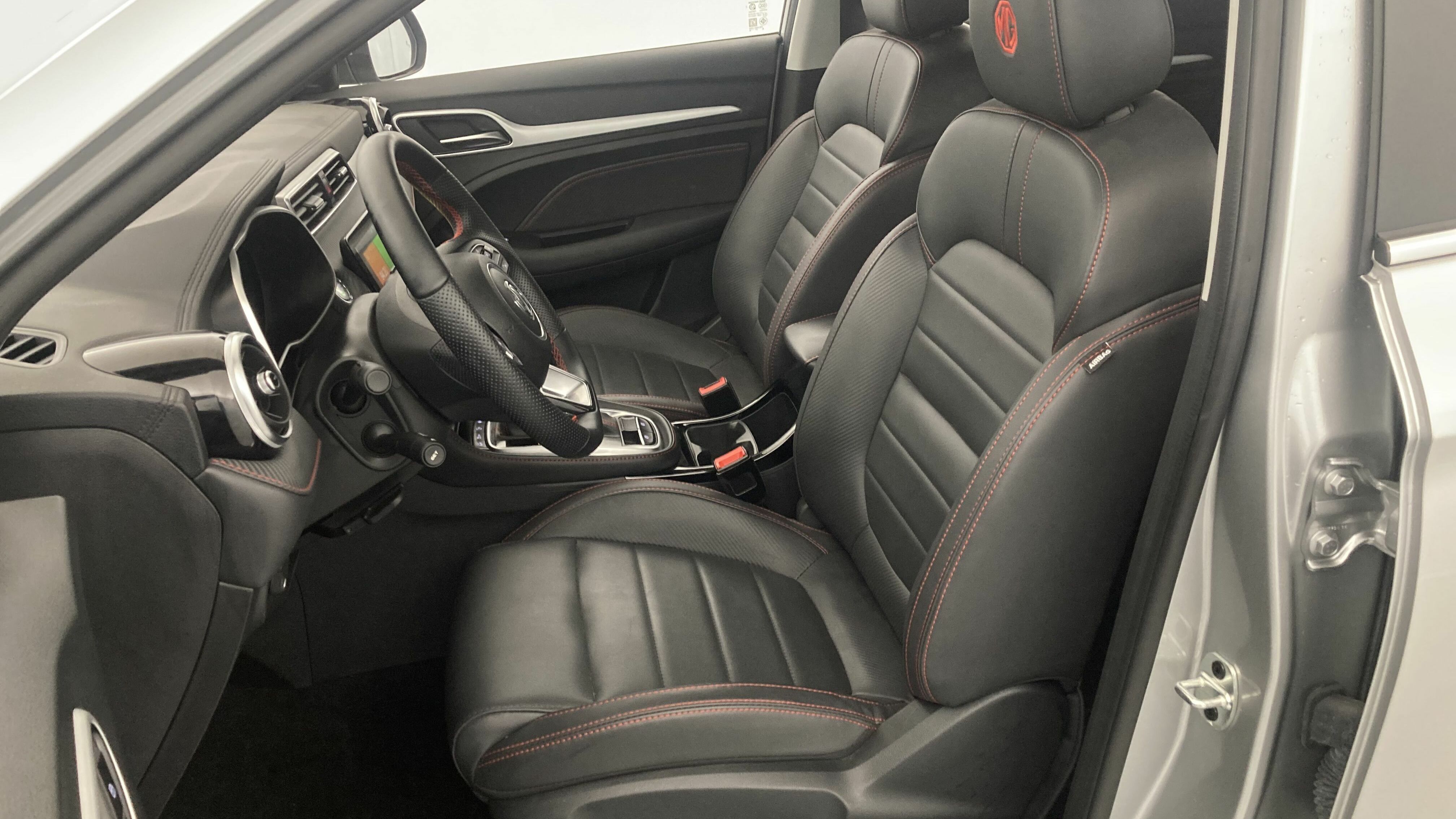 mg zs luxury 1.0 T-GDI 110 AT 2024 cosmic silver 13