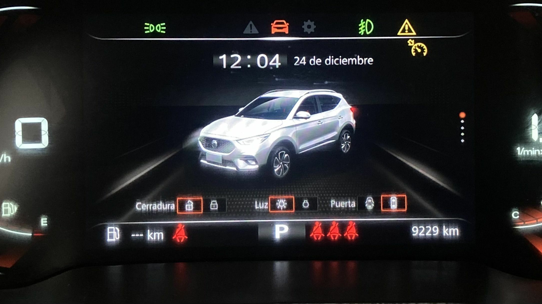 mg zs luxury 1.0 T-GDI 110 AT 2024 cosmic silver 17