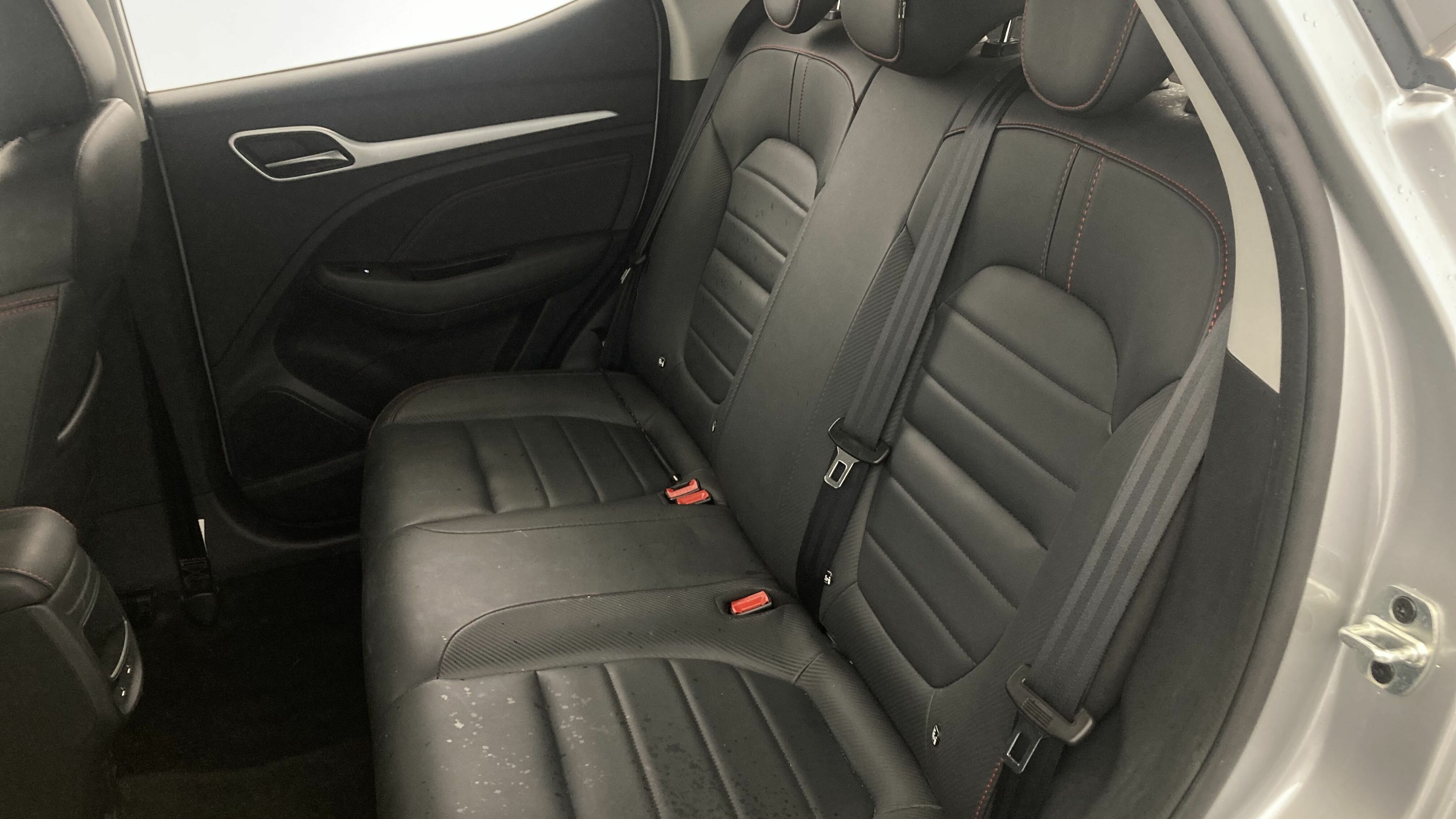 mg zs luxury 1.0 T-GDI 110 AT 2024 cosmic silver 20