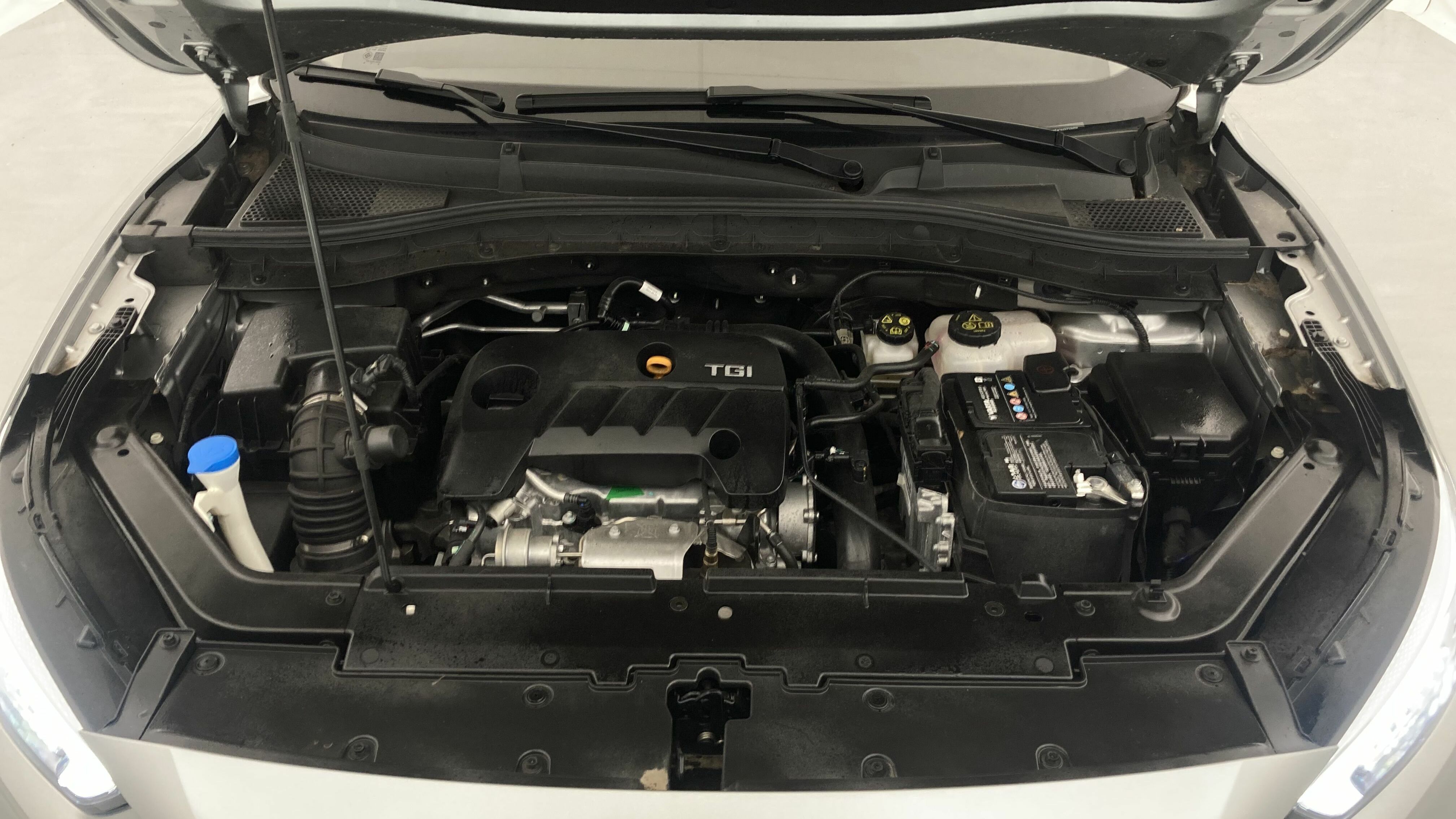 mg zs luxury 1.0 T-GDI 110 AT 2024 cosmic silver 24