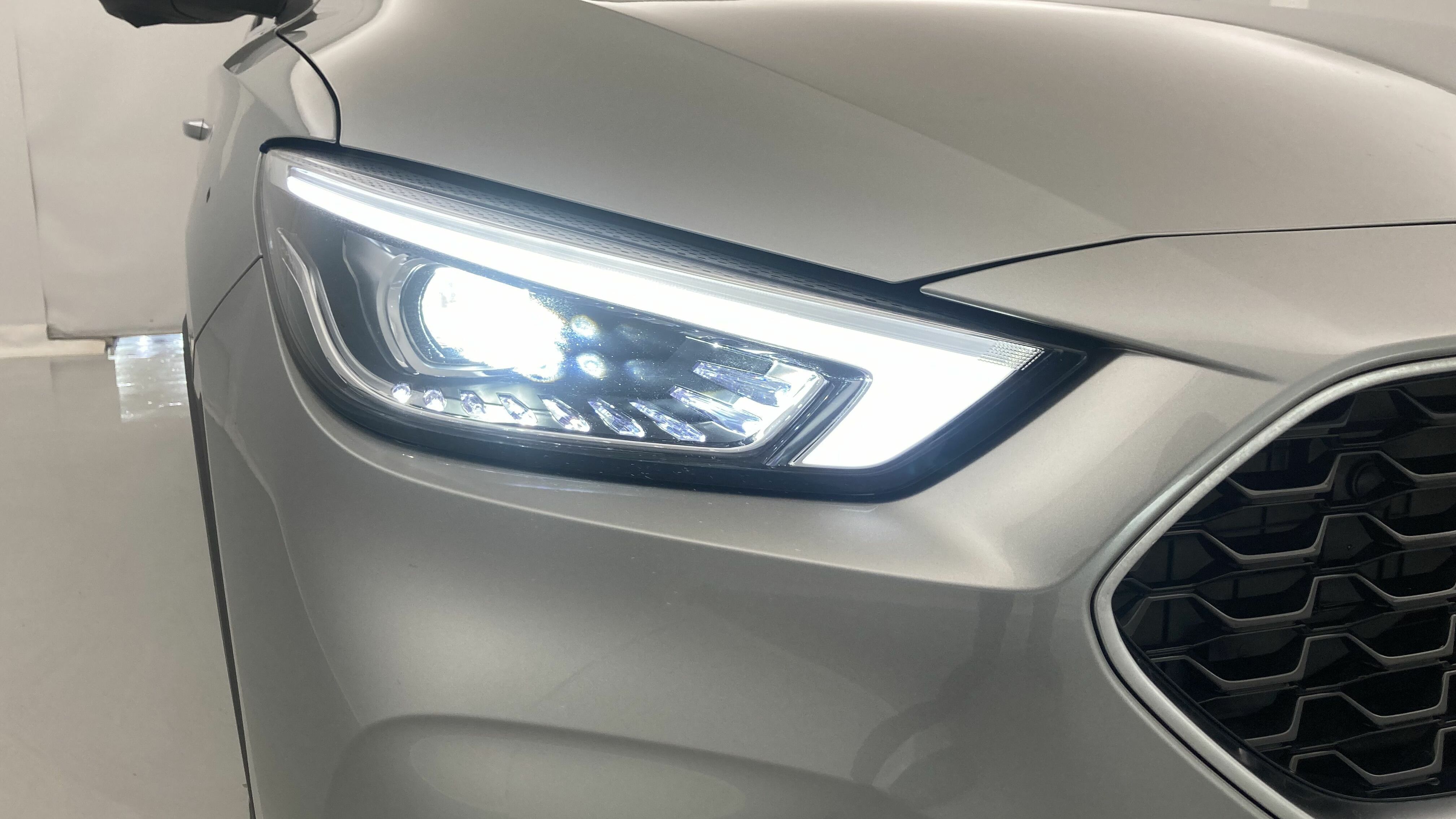 mg zs luxury 1.0 T-GDI 110 AT 2024 cosmic silver 28