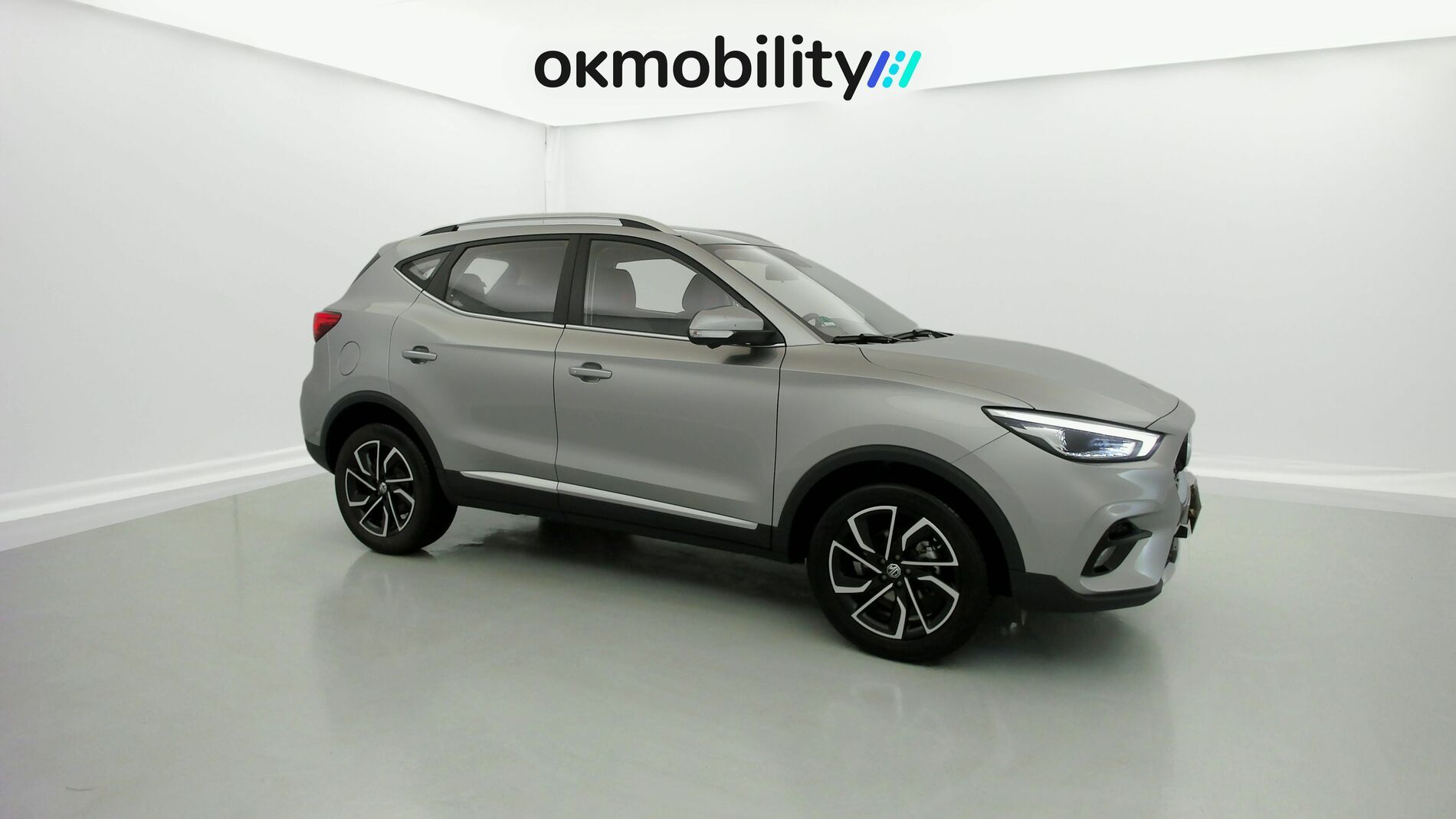 mg zs luxury 1.0 T-GDI 110 AT 2024 cosmic silver 2