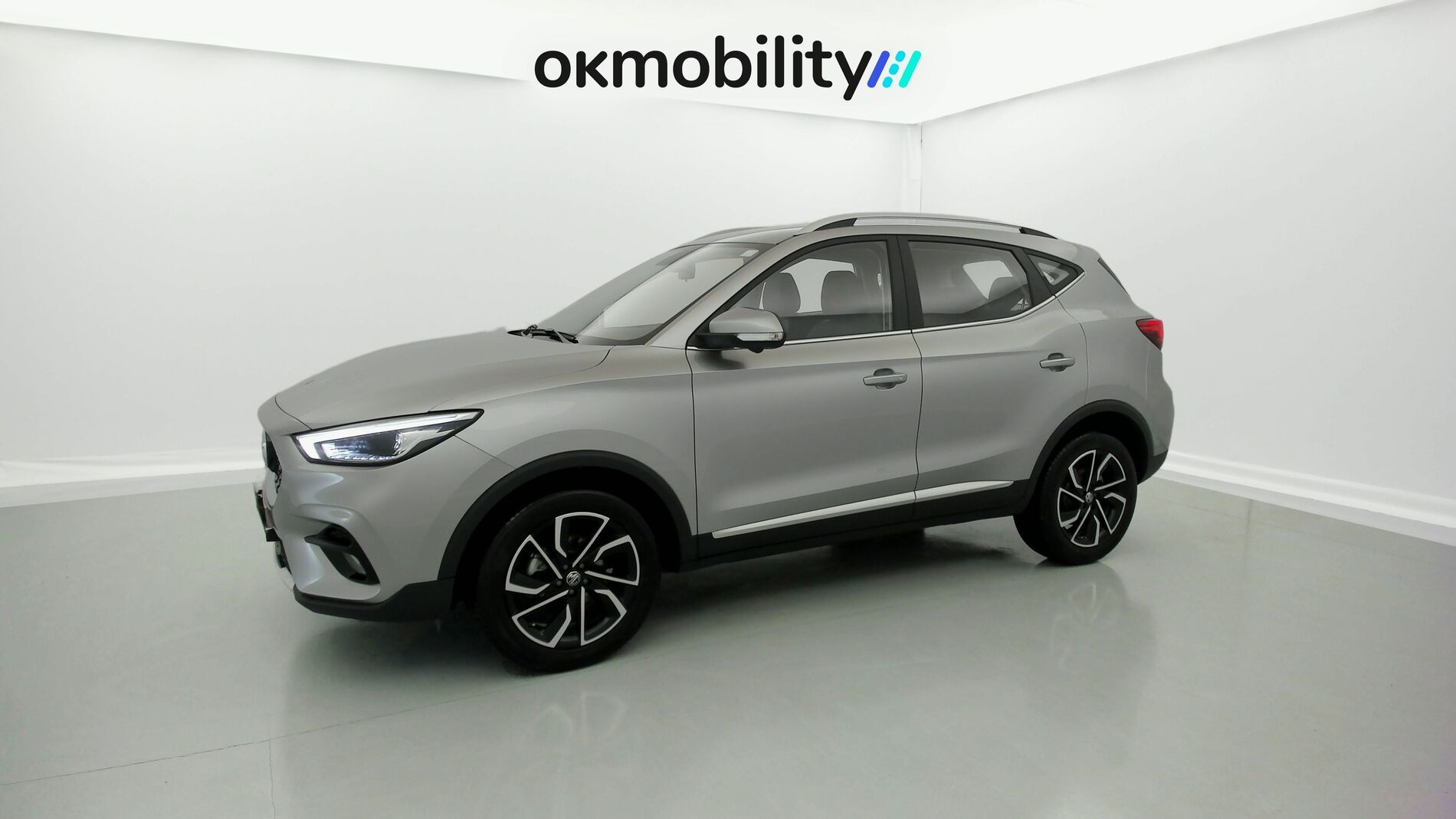 mg zs luxury 1.0 T-GDI 110 AT 2024 cosmic silver 4