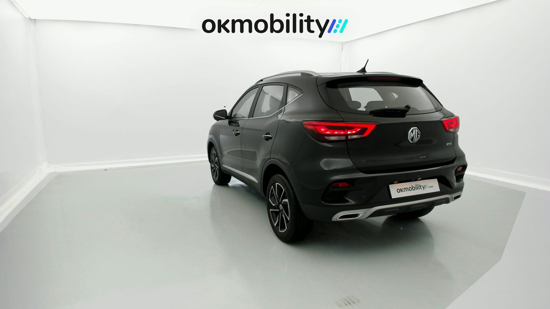 mg zs luxury 1.0 T-GDI 110 AT 2024 pebble black 10