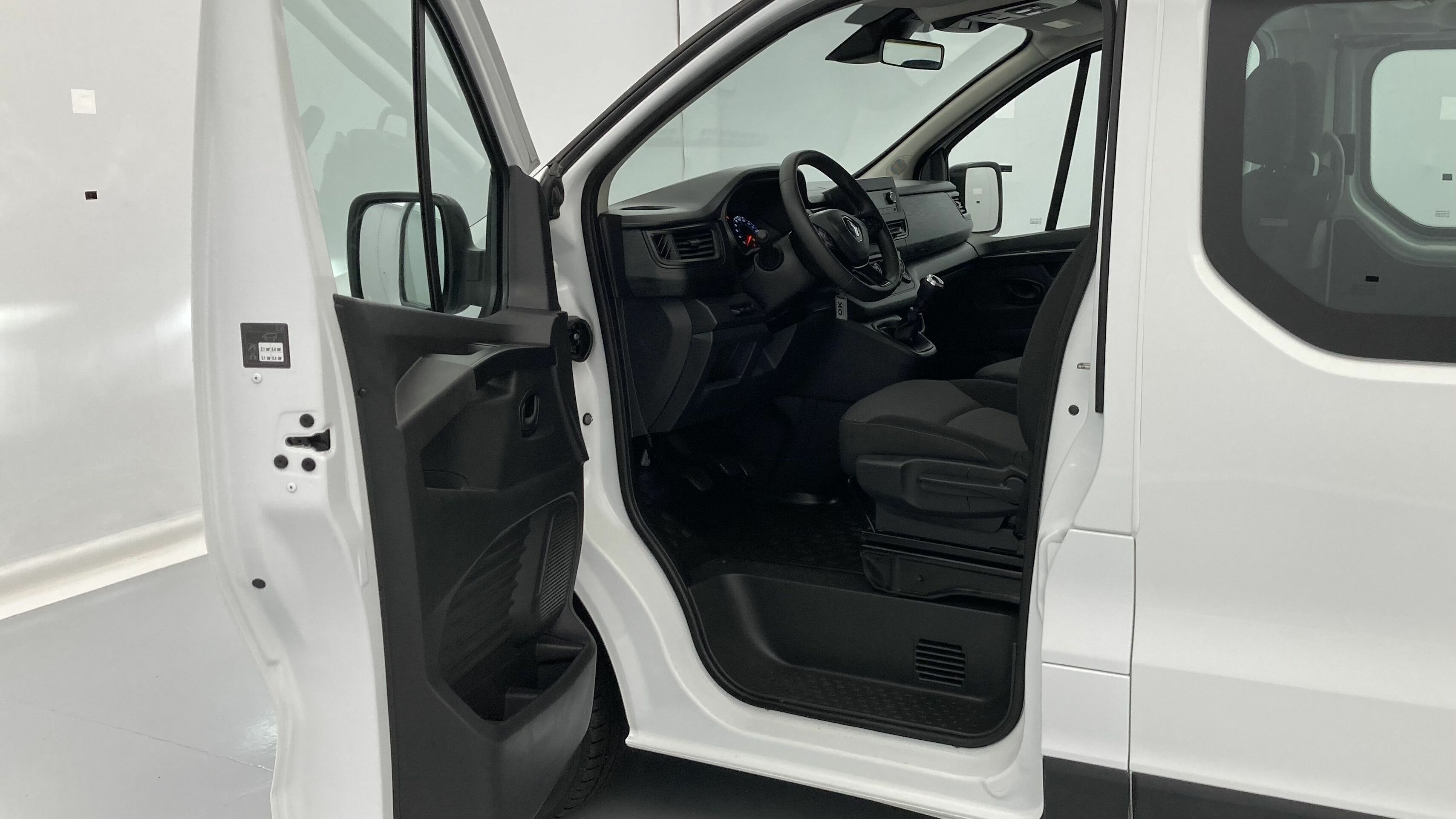 renault trafic l2 life 2.0 DCI 110 2022 weiss 14