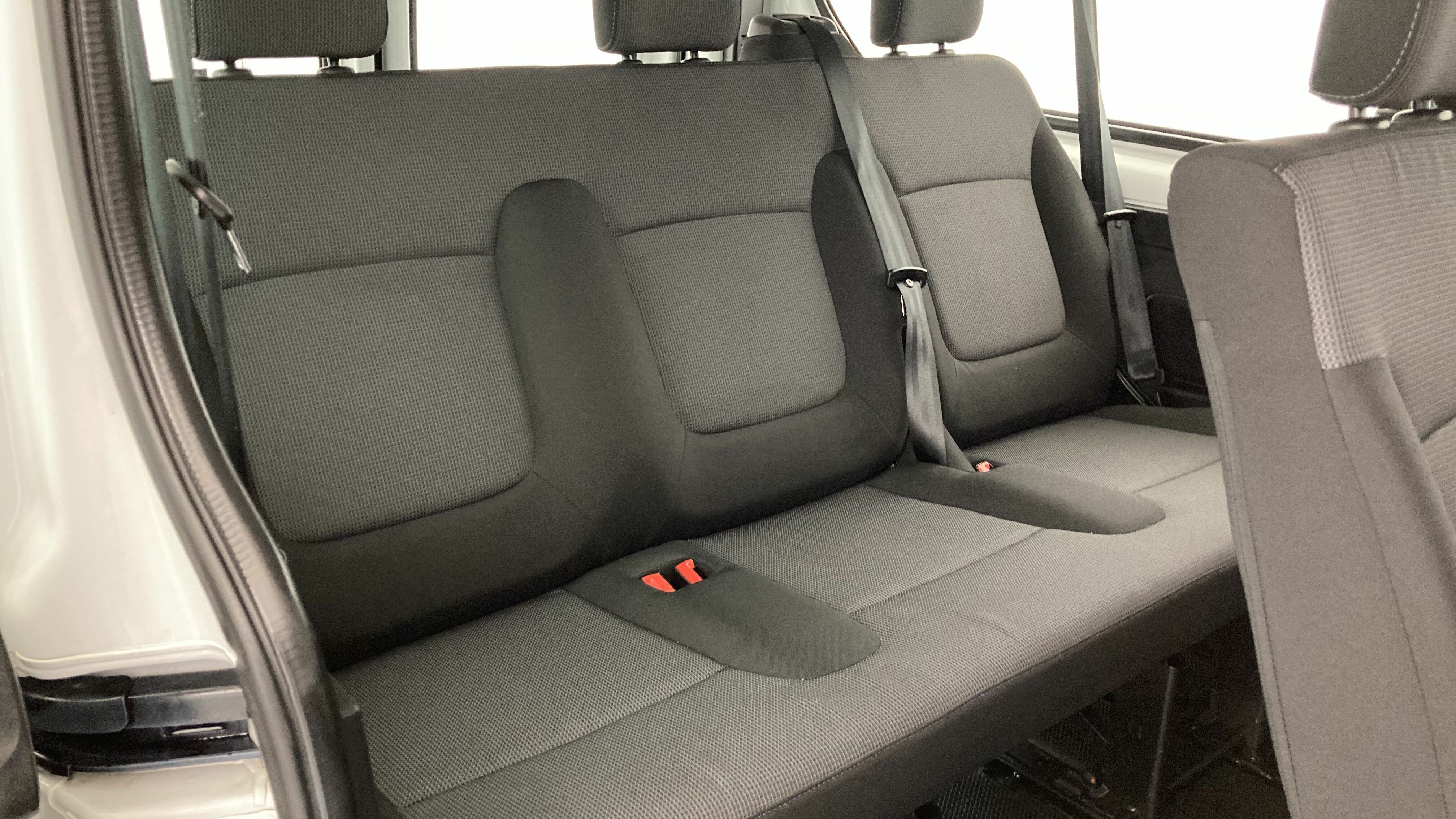 renault trafic l2 life 2.0 DCI 110 2022 weiss 24