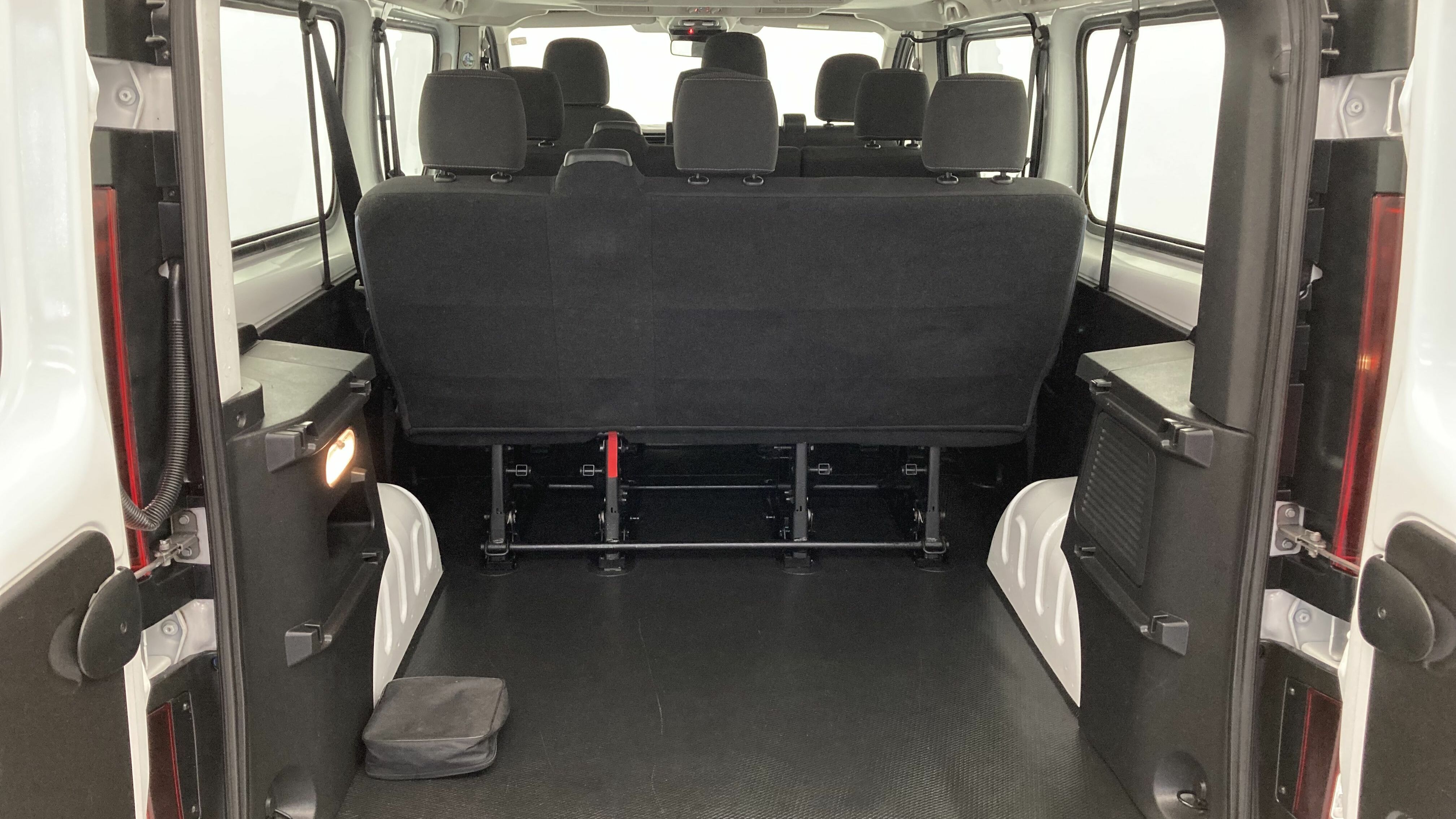 renault trafic l2 life 2.0 DCI 110 2022 weiss 32