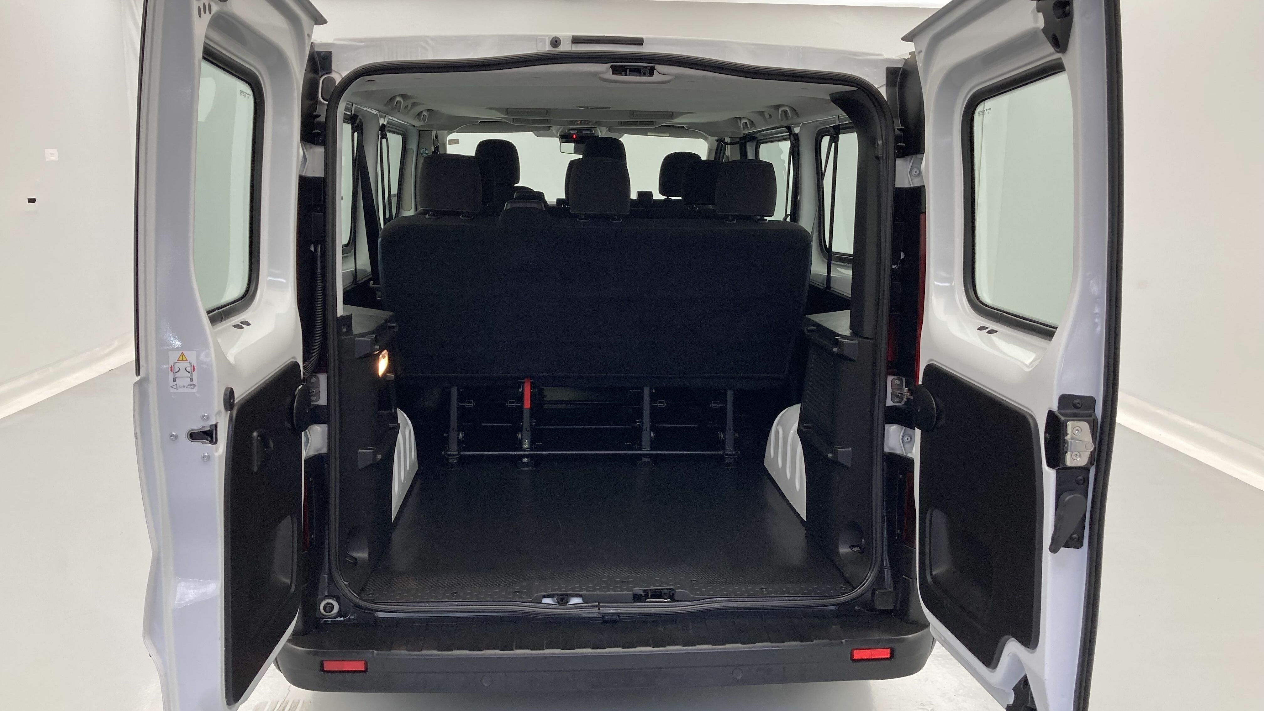 renault trafic l2 life 2.0 DCI 110 2022 weiss 25