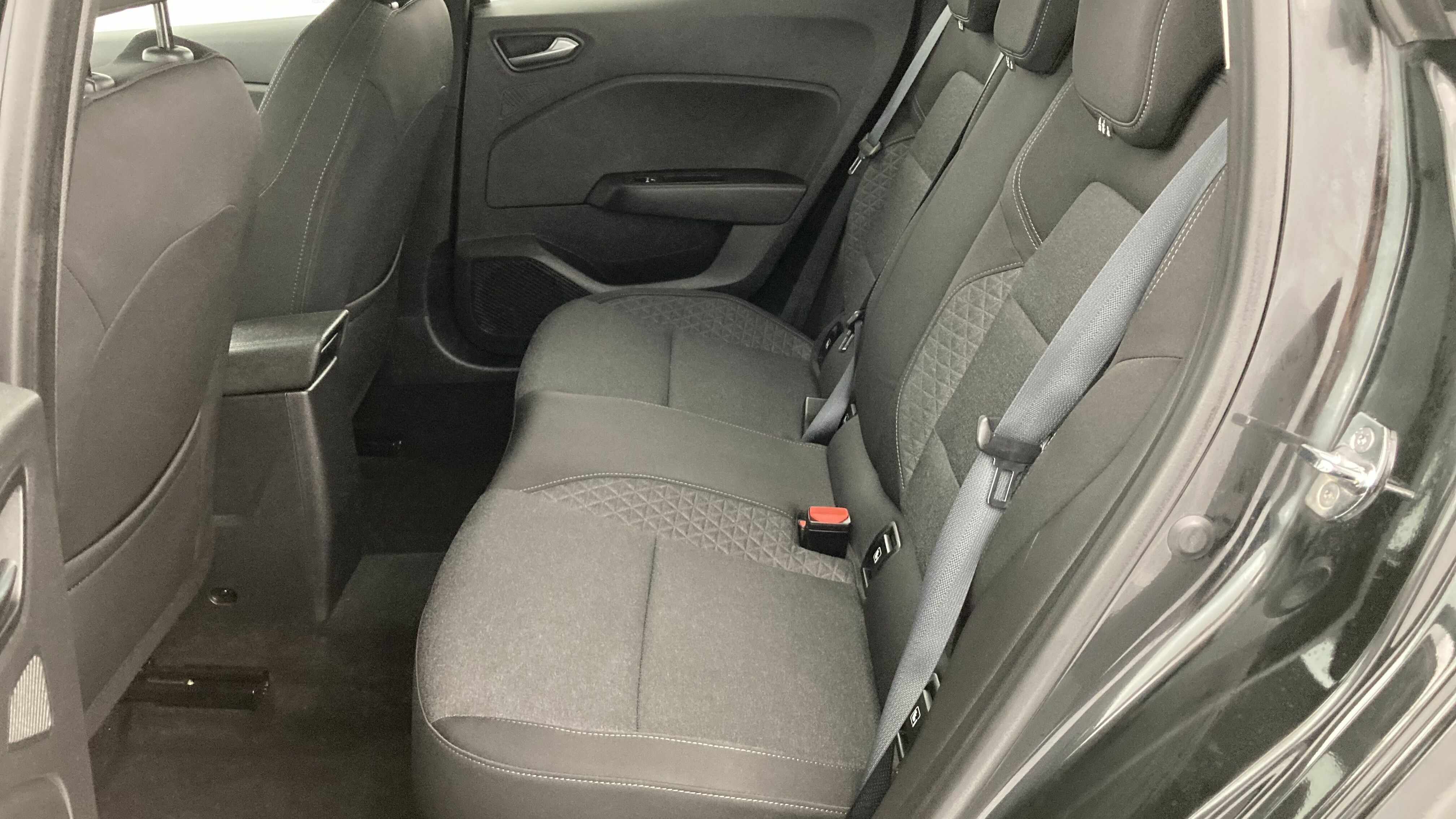 renault clio intens 1.0 TCE 100 GLP 2021 negro perla 22