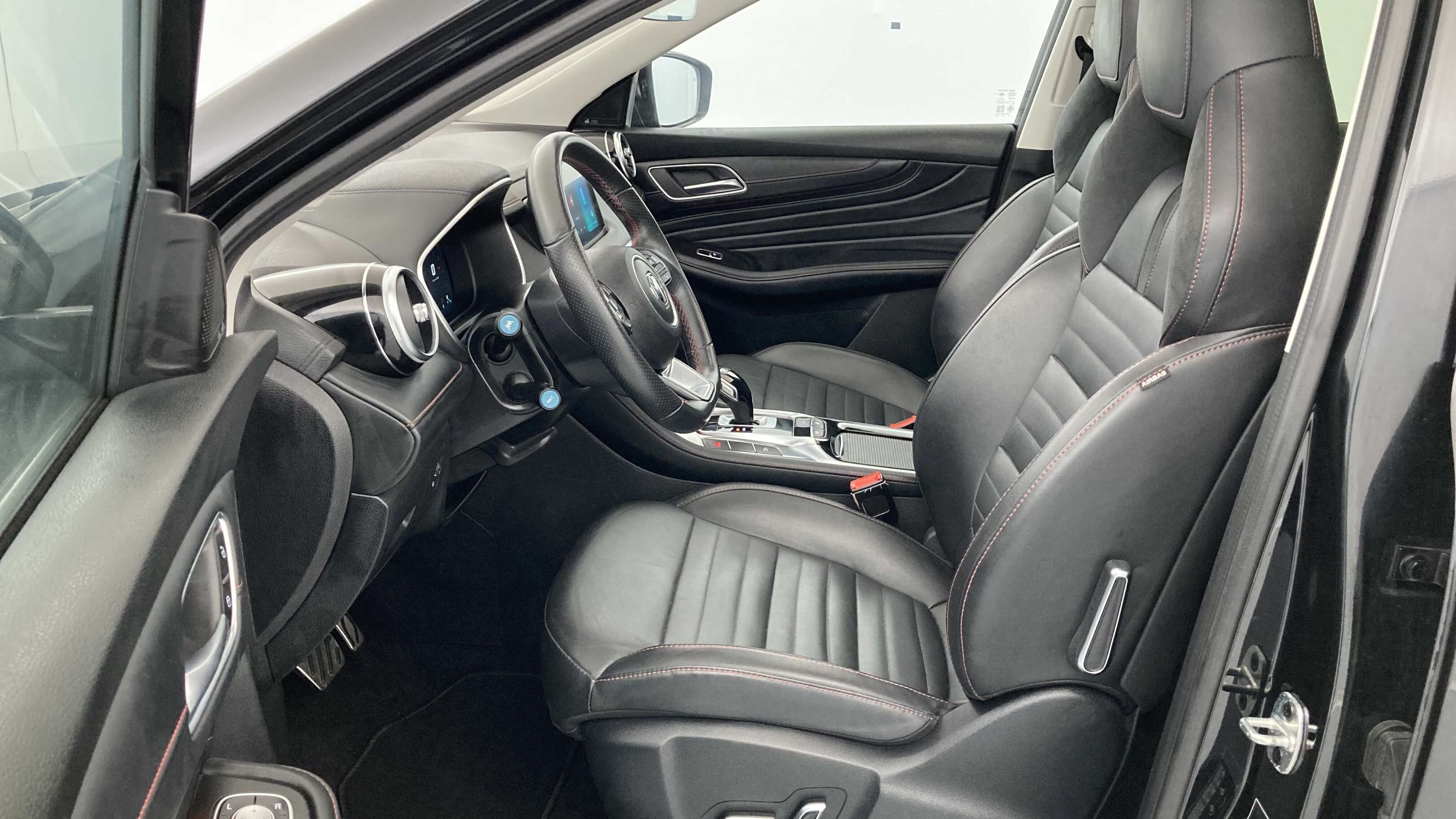 mg hs luxury 1.5 T-GDI 162 AT 2023 pebble black - pbc 15